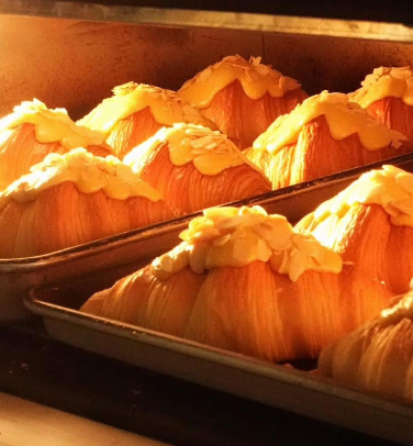 Bánh Croissant