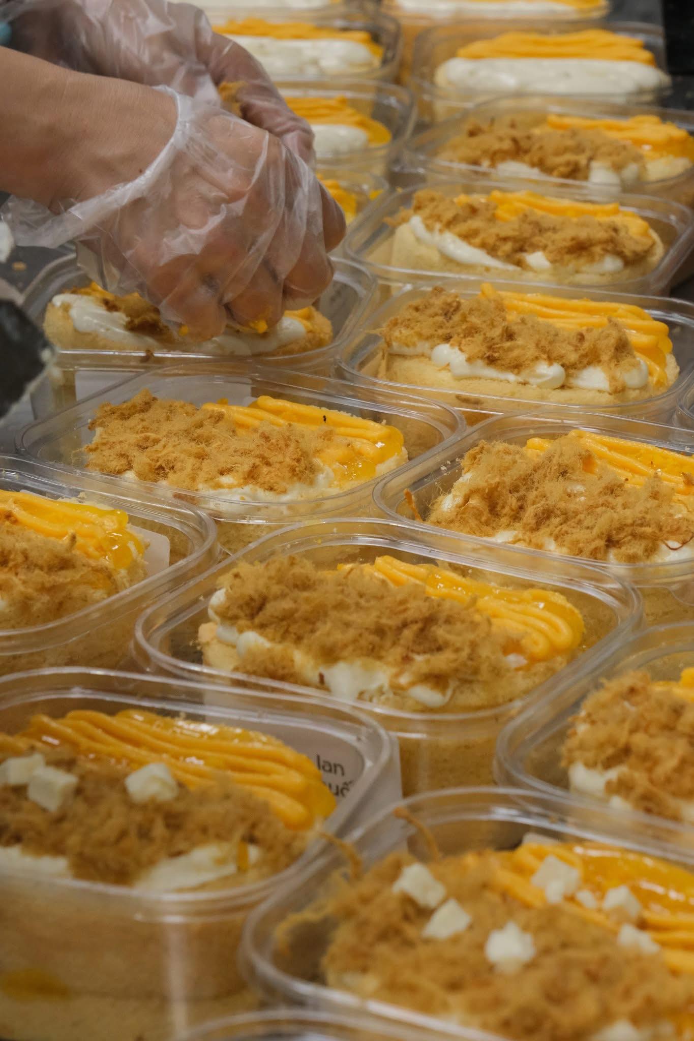 Bông lan trứng muối 