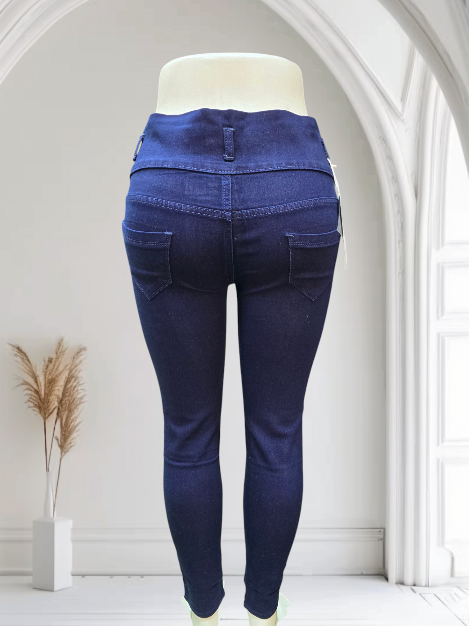 Women’s 3-Button High-Waist Slim | 28-30-32 Combo | Rs 1200 (Per Pcs 400 (pack of 3)) |