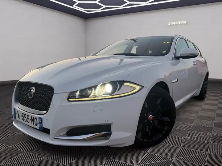 Jaguar XF Luxury