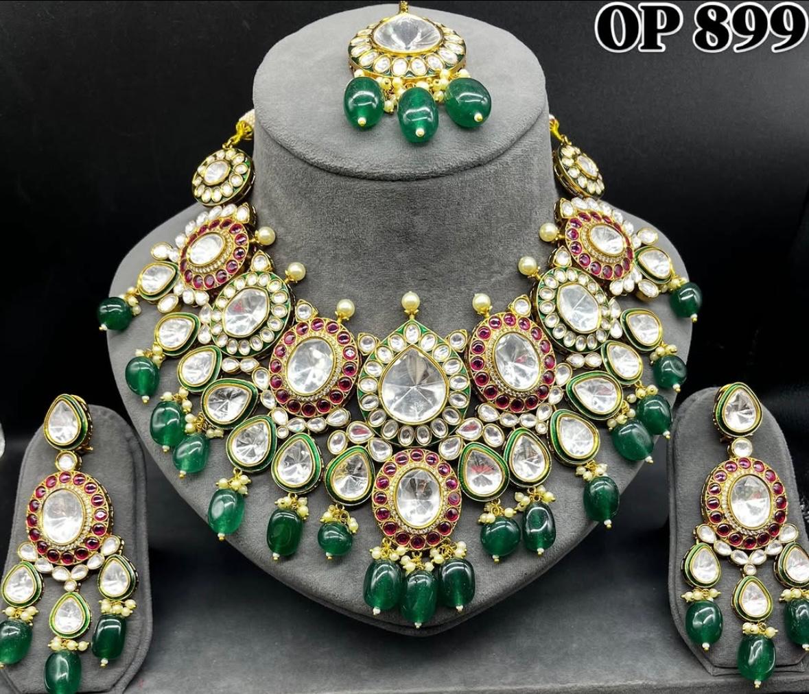 Royal Emerald Kundan Necklace Set