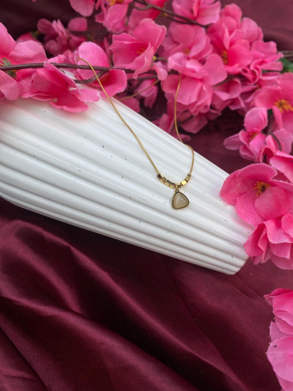 Elegant ANTI TARNISHED Pendant Necklace