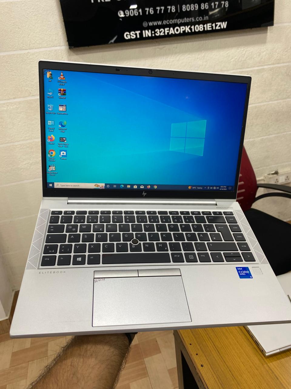 Like new condition Hp ultrabook i5 Laptop with 16GB RAM and 256GB SSD win 11 original OS