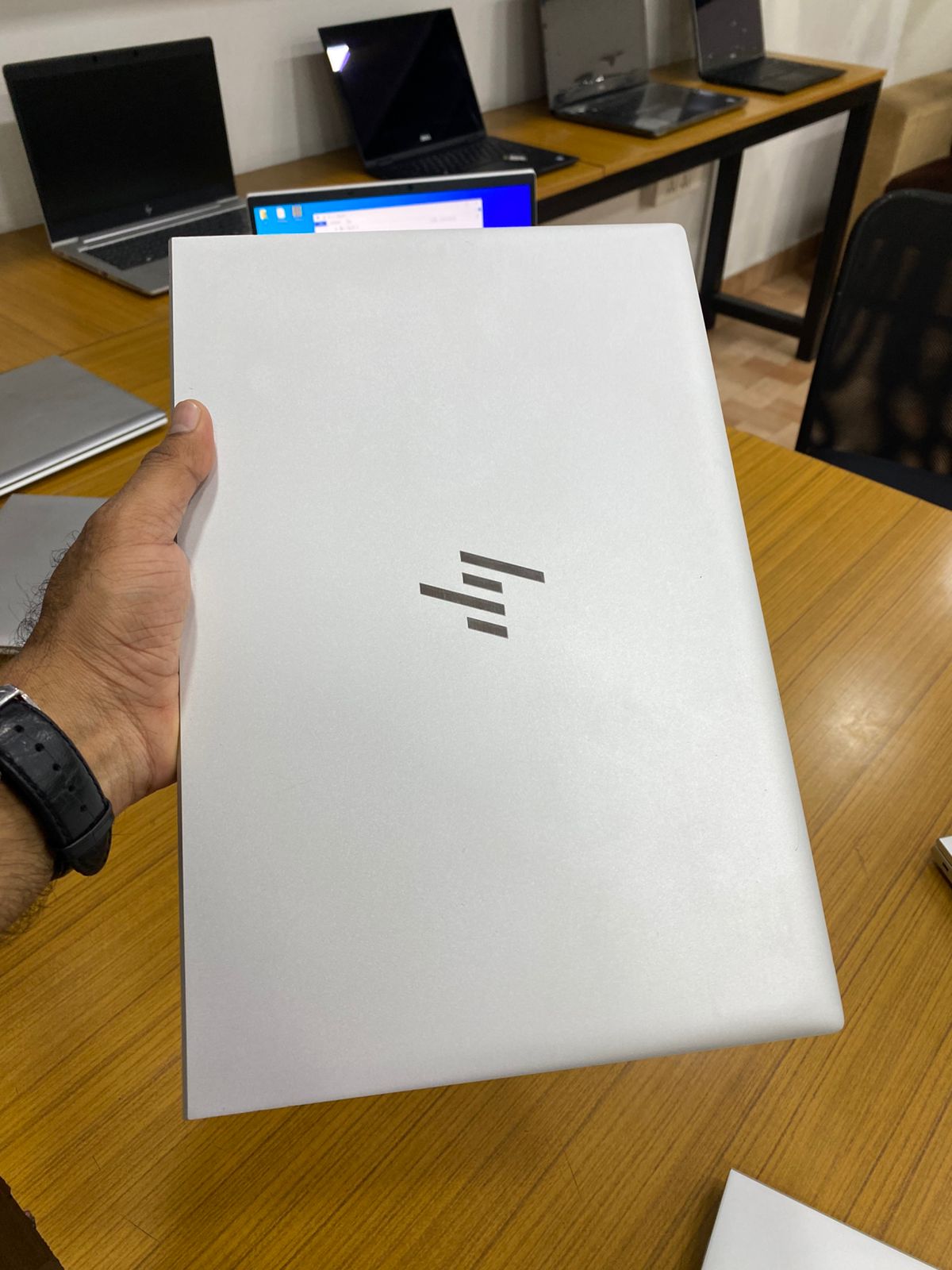 Hp slim metal body i7-11th Gen Laptop with 16GB RAM and 512GB SSD win 11 original OS