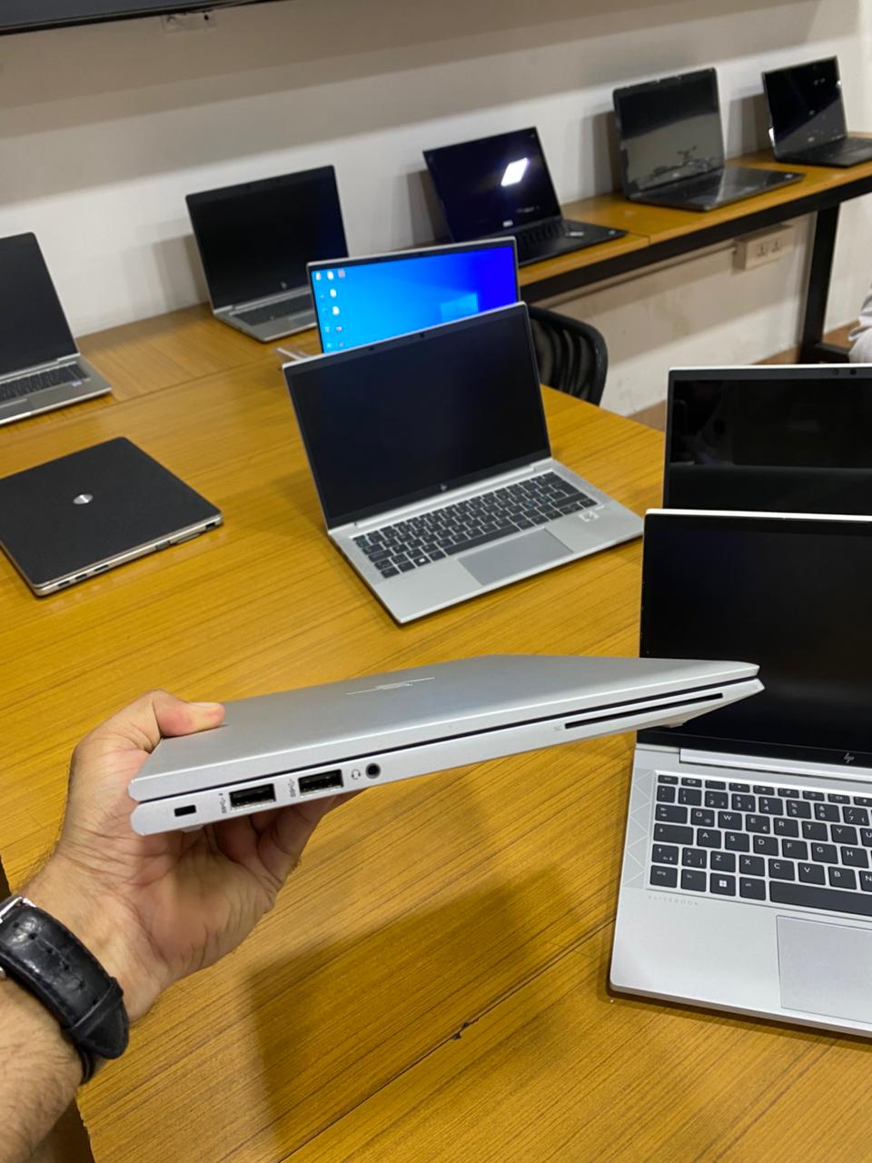 Hp slim metal body i5 Laptop with 8GB RAM and 256GB SSD win 11 original OS