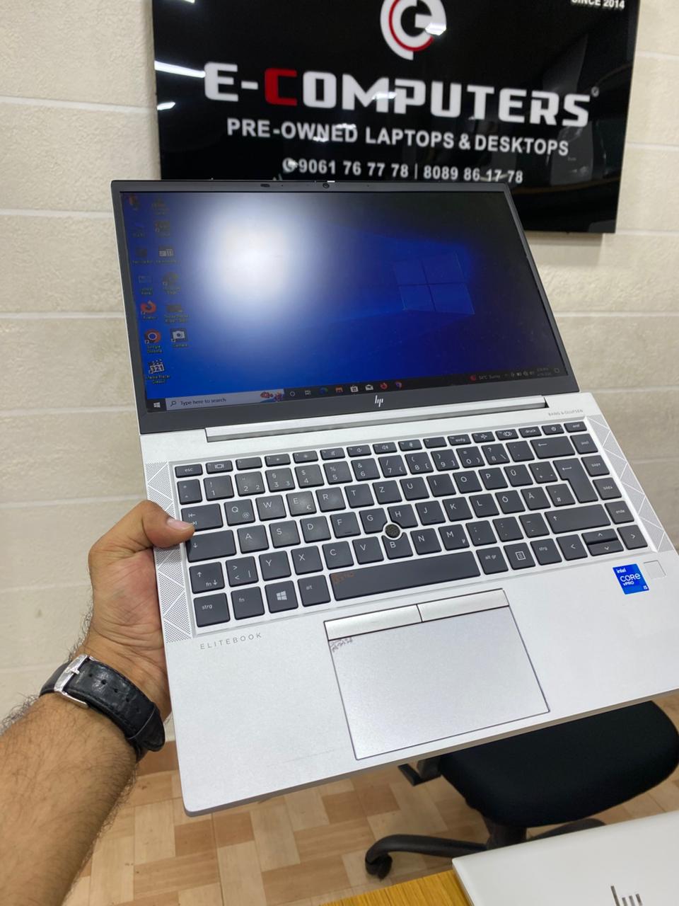 Like new condition Hp ultrabook i5 Laptop with 16GB RAM and 256GB SSD win 11 original OS