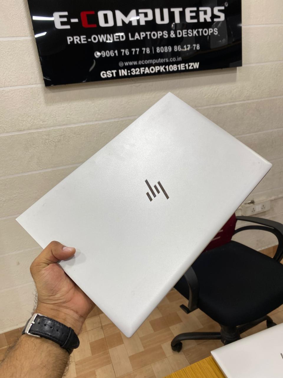 Like new condition Hp ultrabook i5 Laptop with 16GB RAM and 256GB SSD win 11 original OS