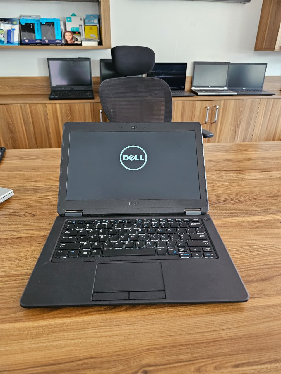 Dell slim and lightweight i7 laptop with 8GB RAM & 128GB SSD Windows 11 pro Original OS