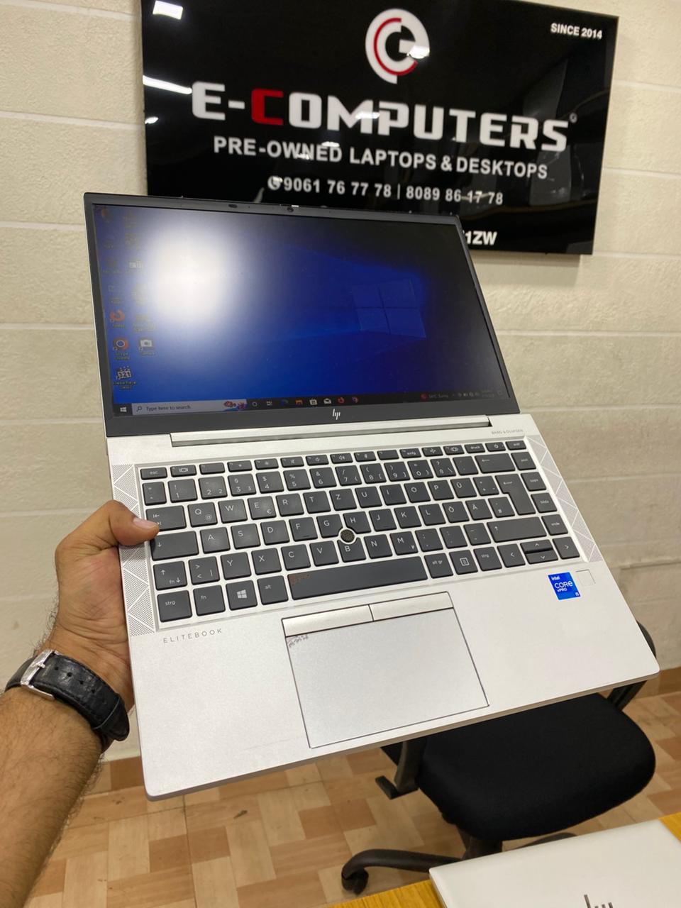 Like new condition Hp ultrabook i5 Laptop with 16GB RAM and 256GB SSD win 11 original OS