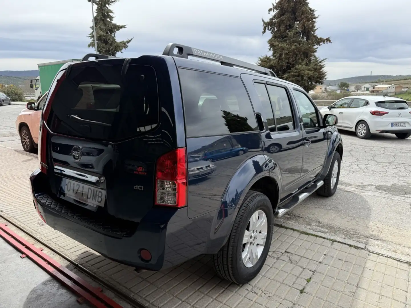 Nissan Pathfinder 2.5dCi SE