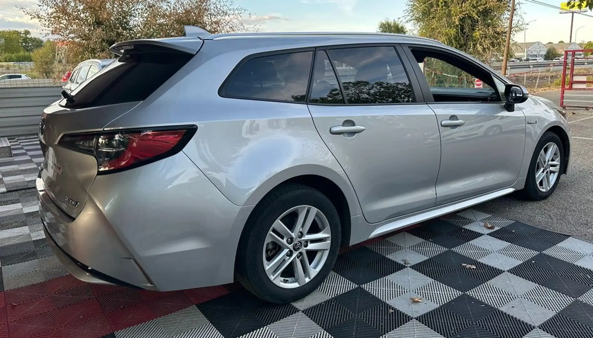 Toyota Corolla 1.8 125H ACTIVE TECH E-CVT TOU SPORT