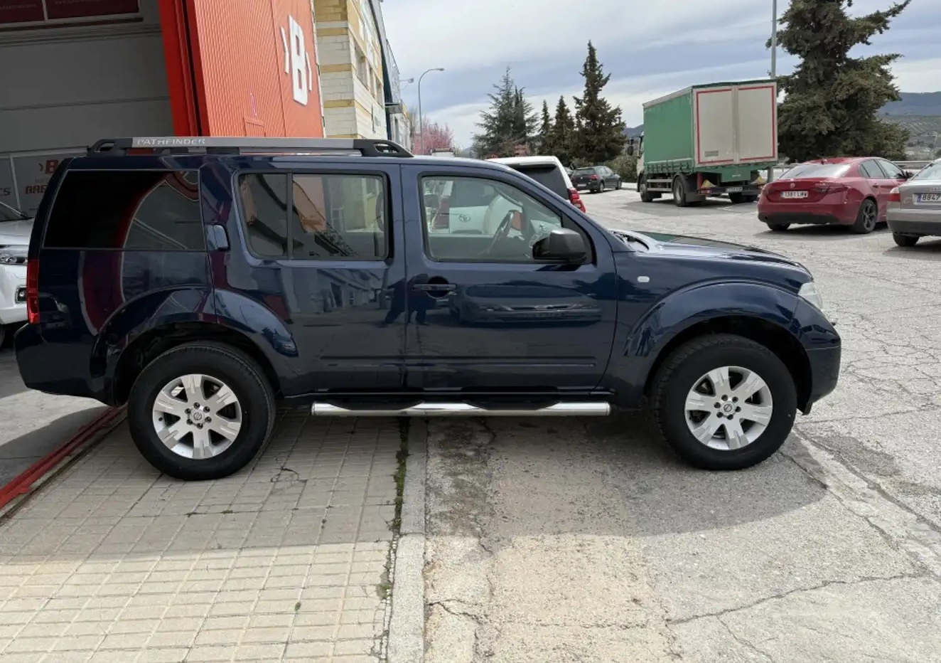 Nissan Pathfinder 2.5dCi SE
