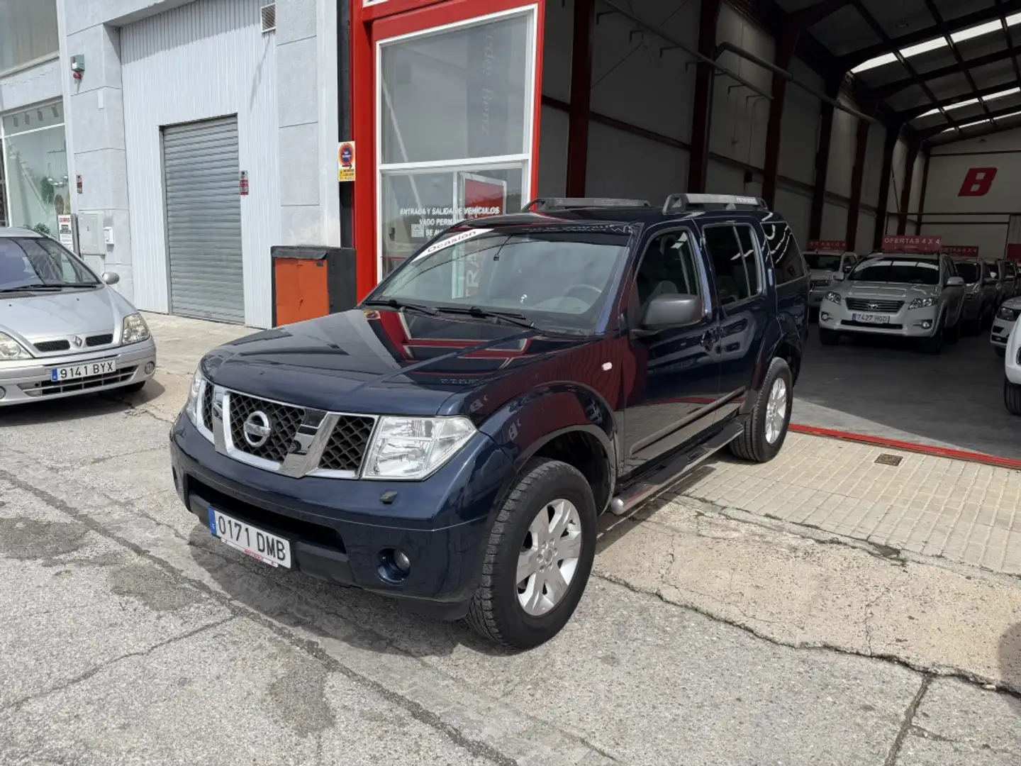 Nissan Pathfinder 2.5dCi SE