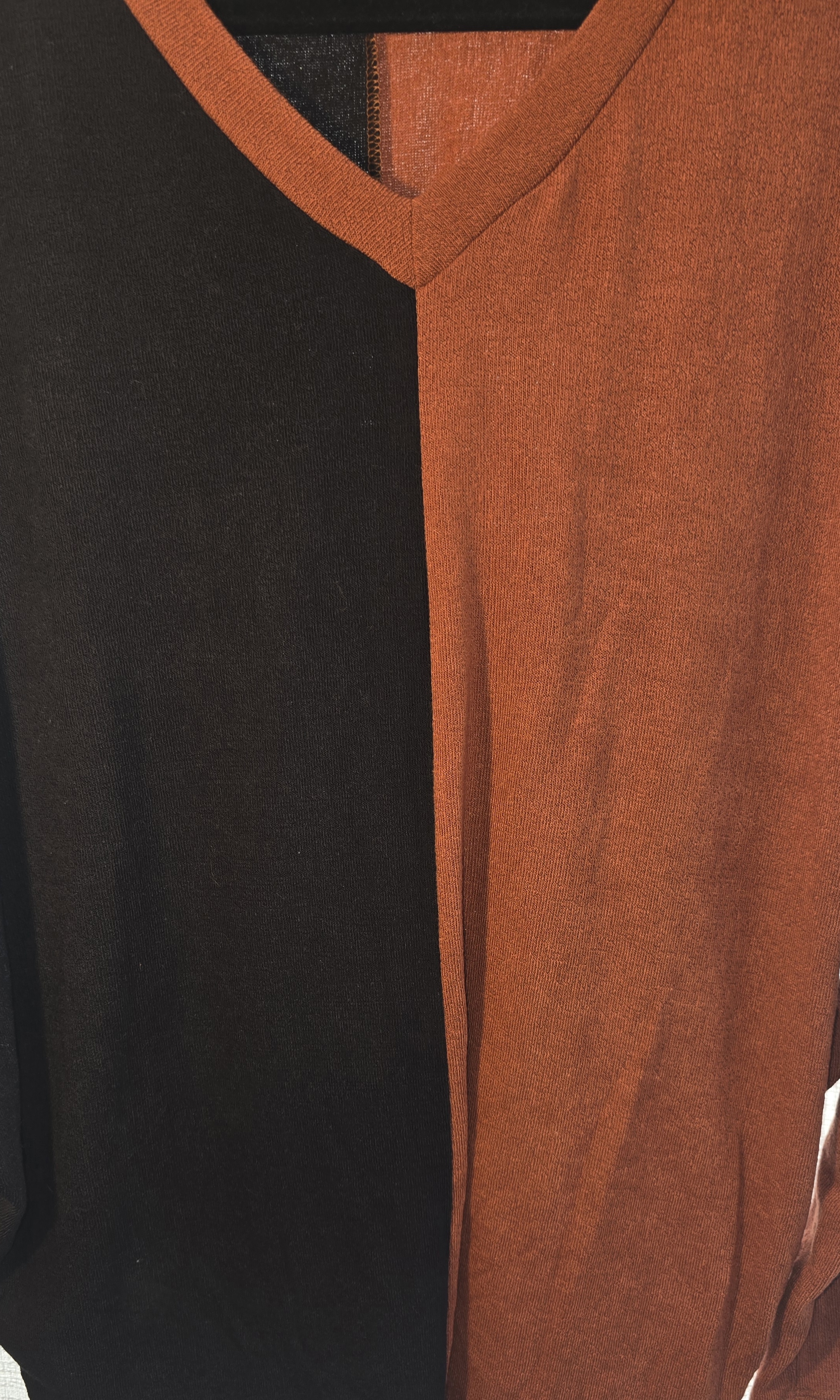 Colorblock V-Neck Top- white birch