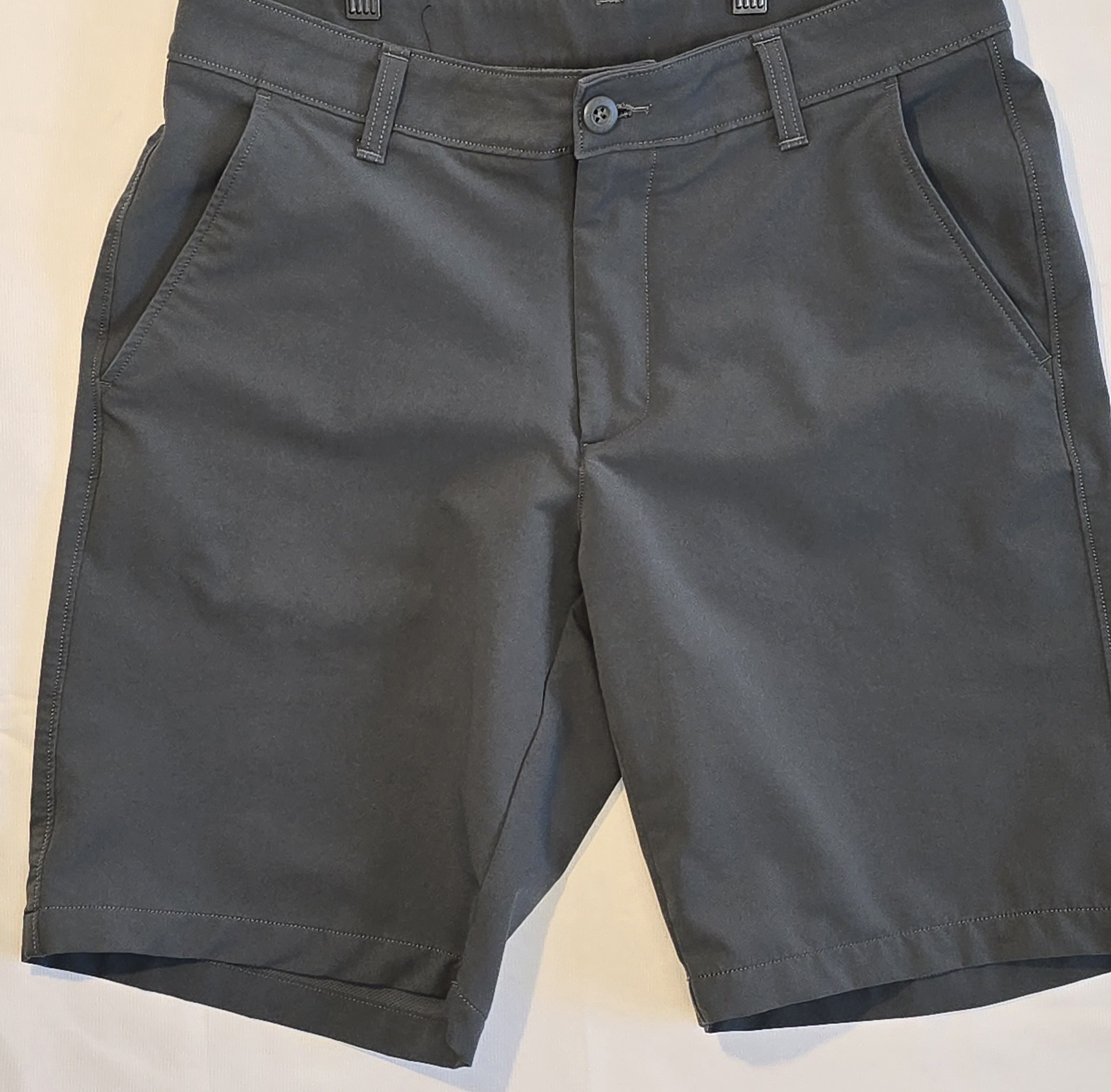 Men's Under Armour Shorts- size 32