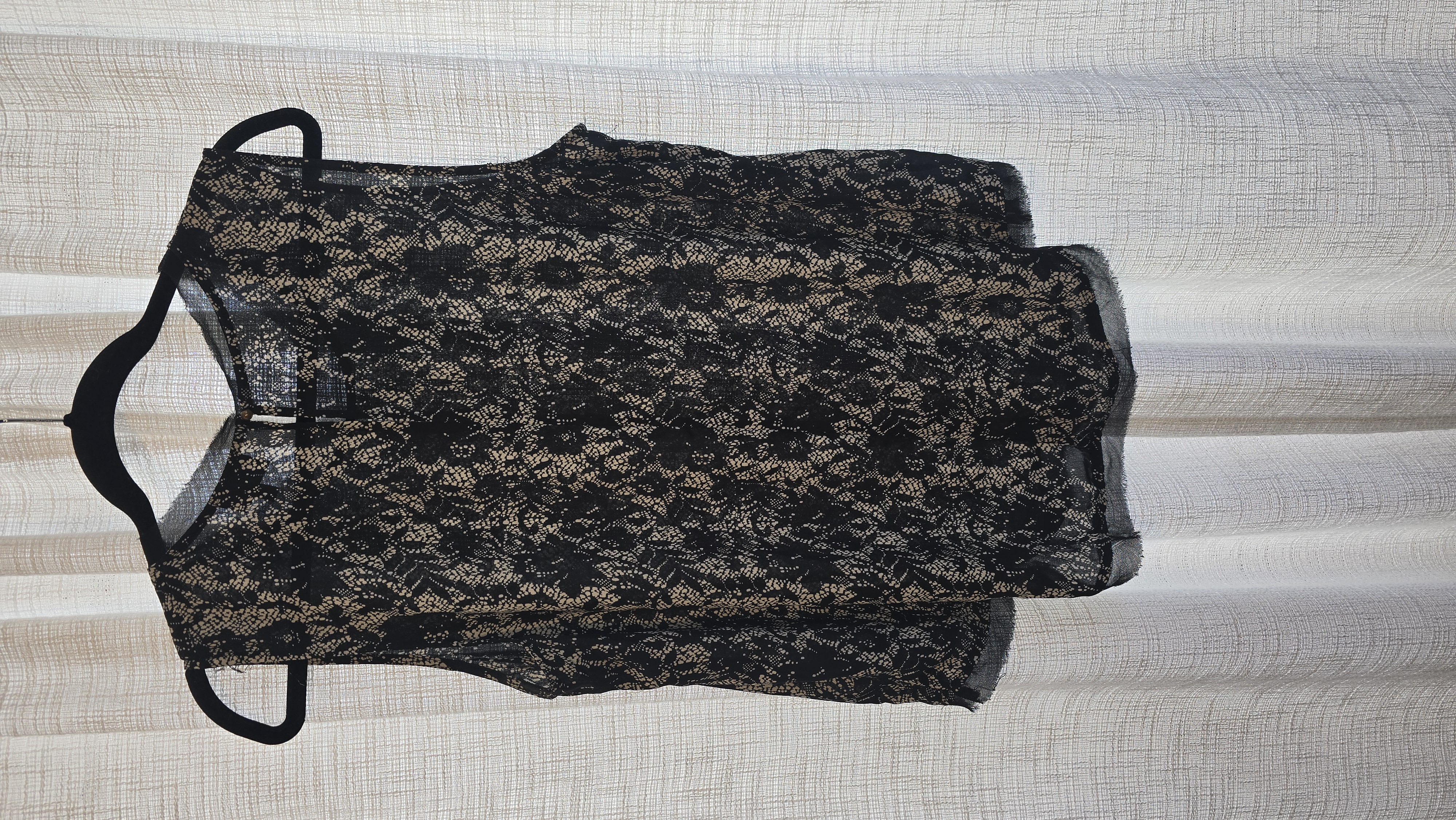 Sleeveless Lace Blouse- who what wear