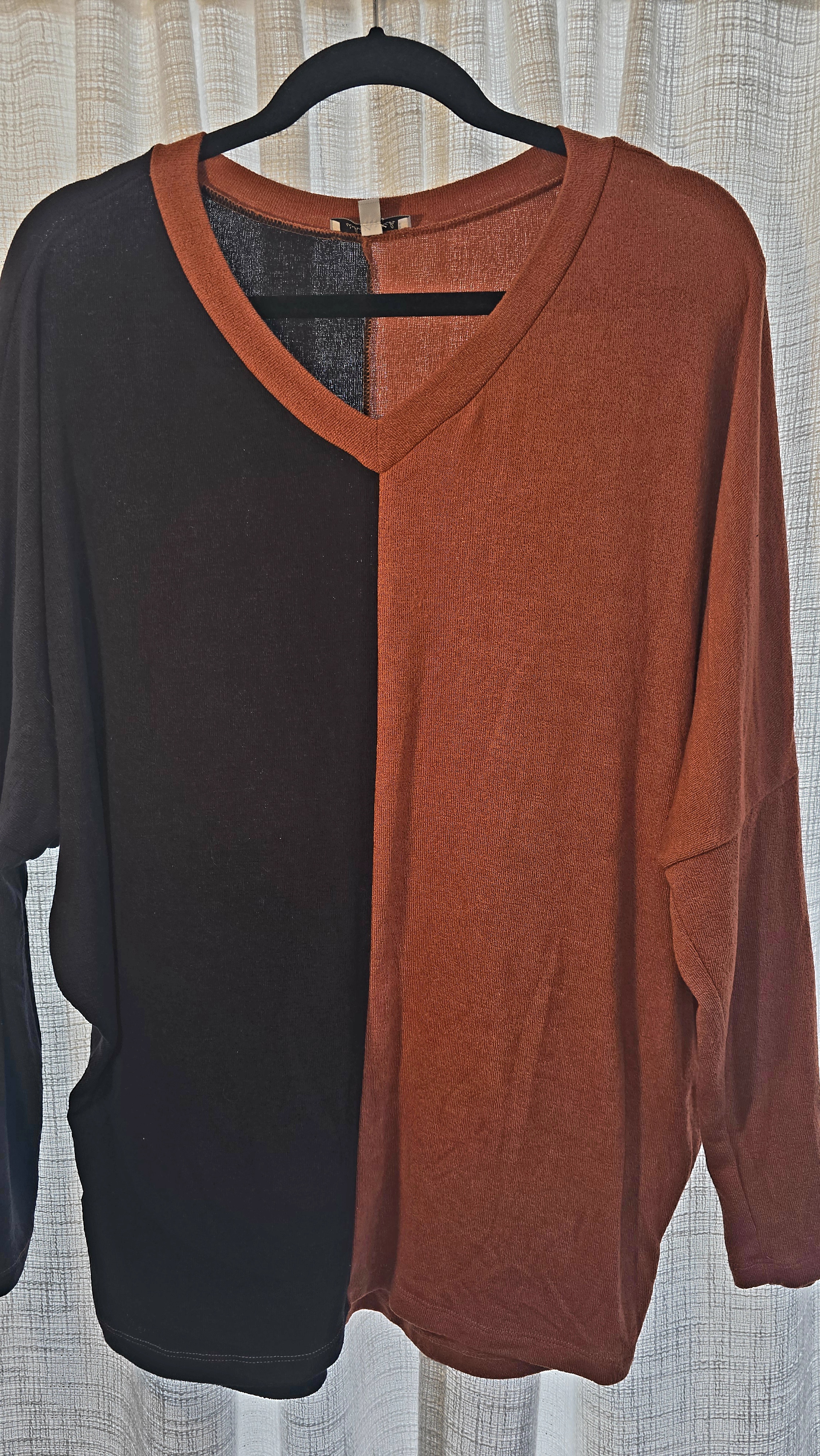 Colorblock V-Neck Top- white birch