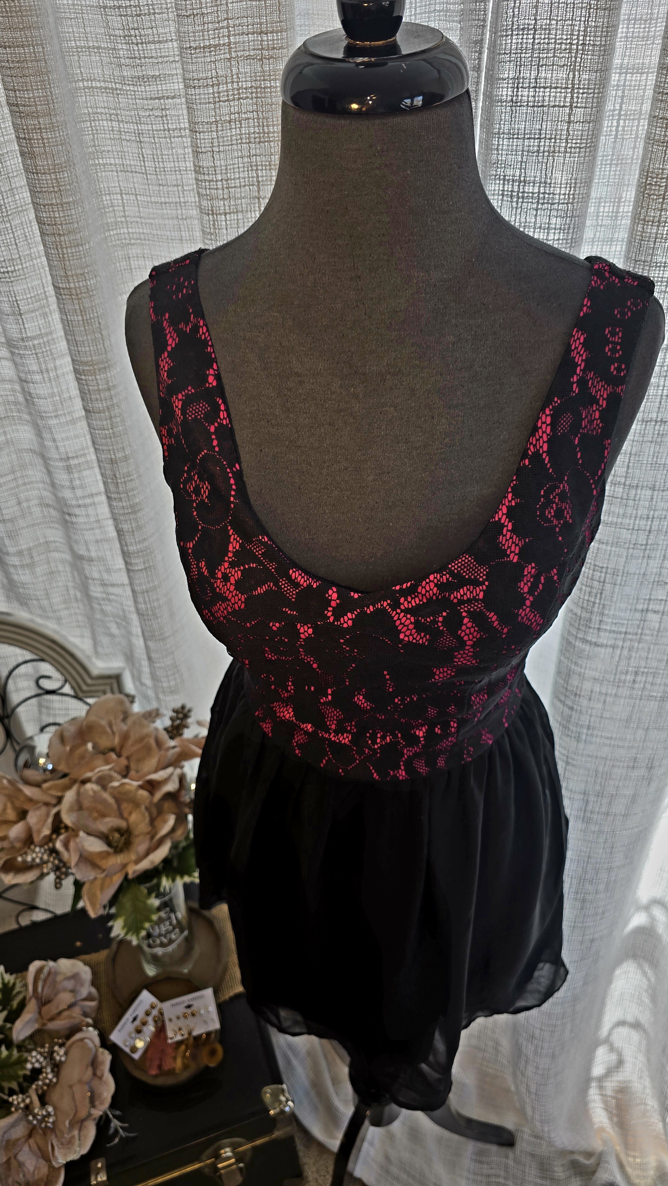 Sleeveless Lace Party Dress- BeBop