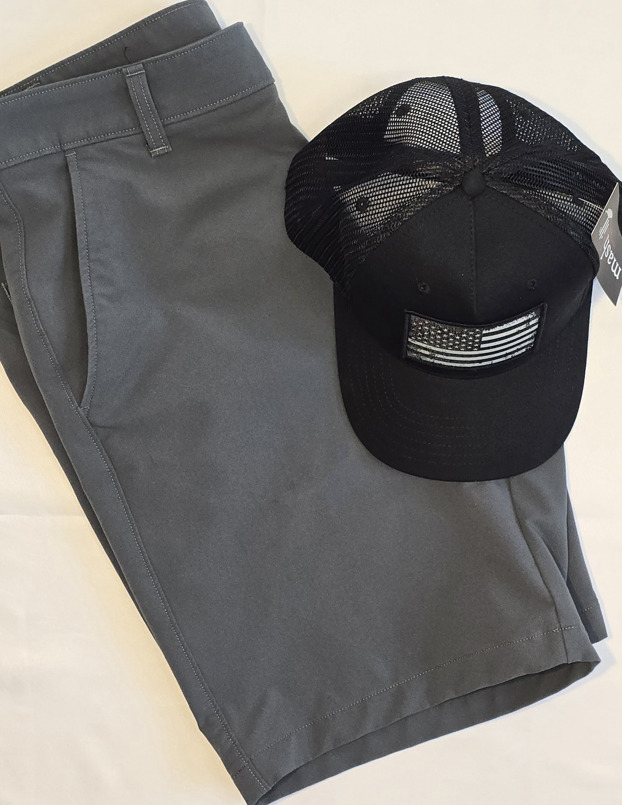 Men's Under Armour Shorts- size 32