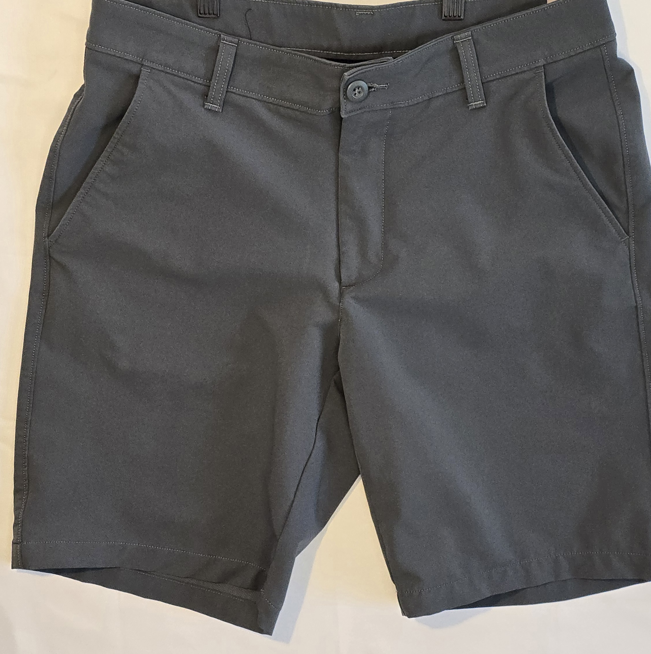 Men's Under Armour Shorts- size 32