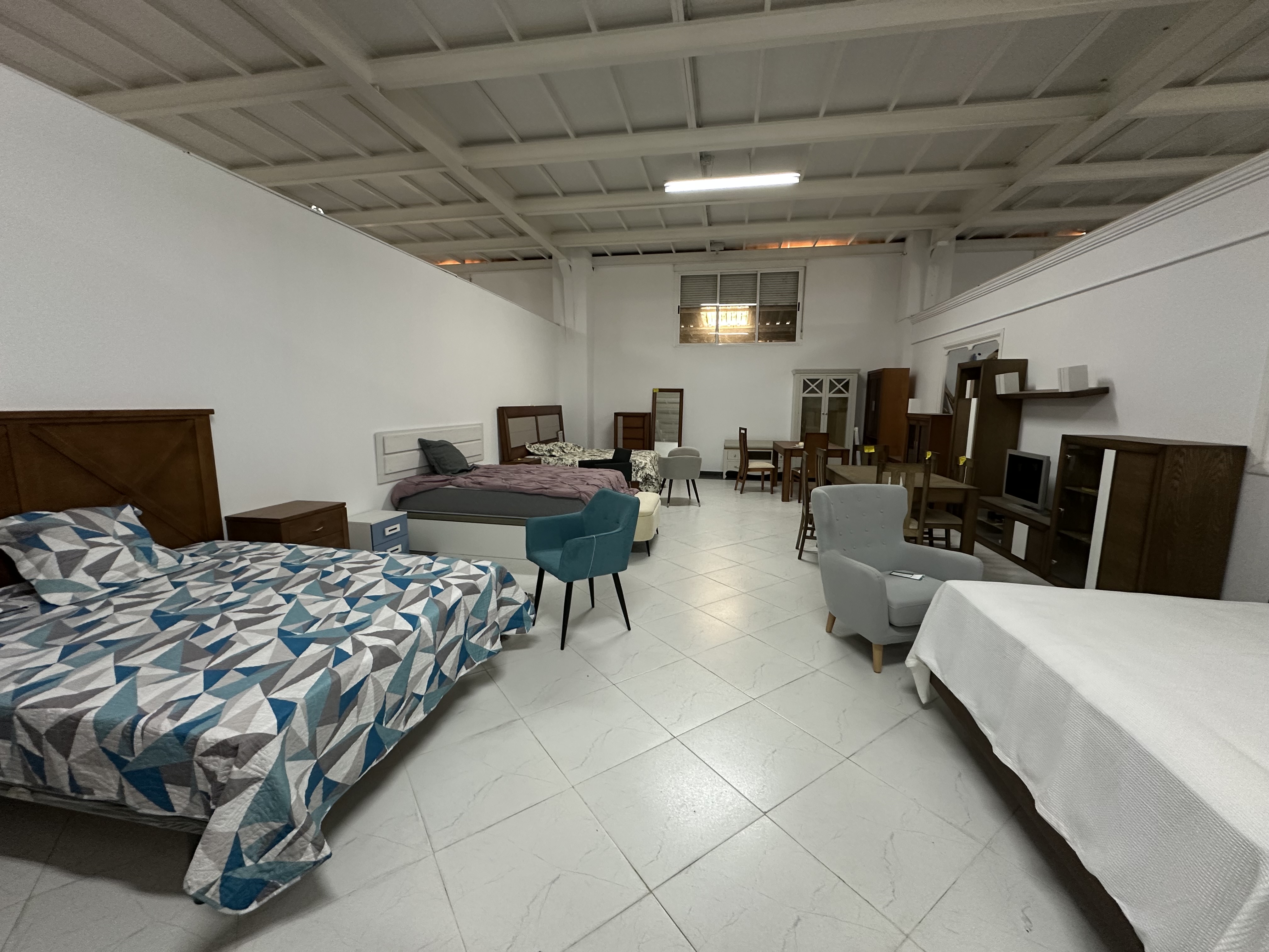LOTE DE MUEBLES
