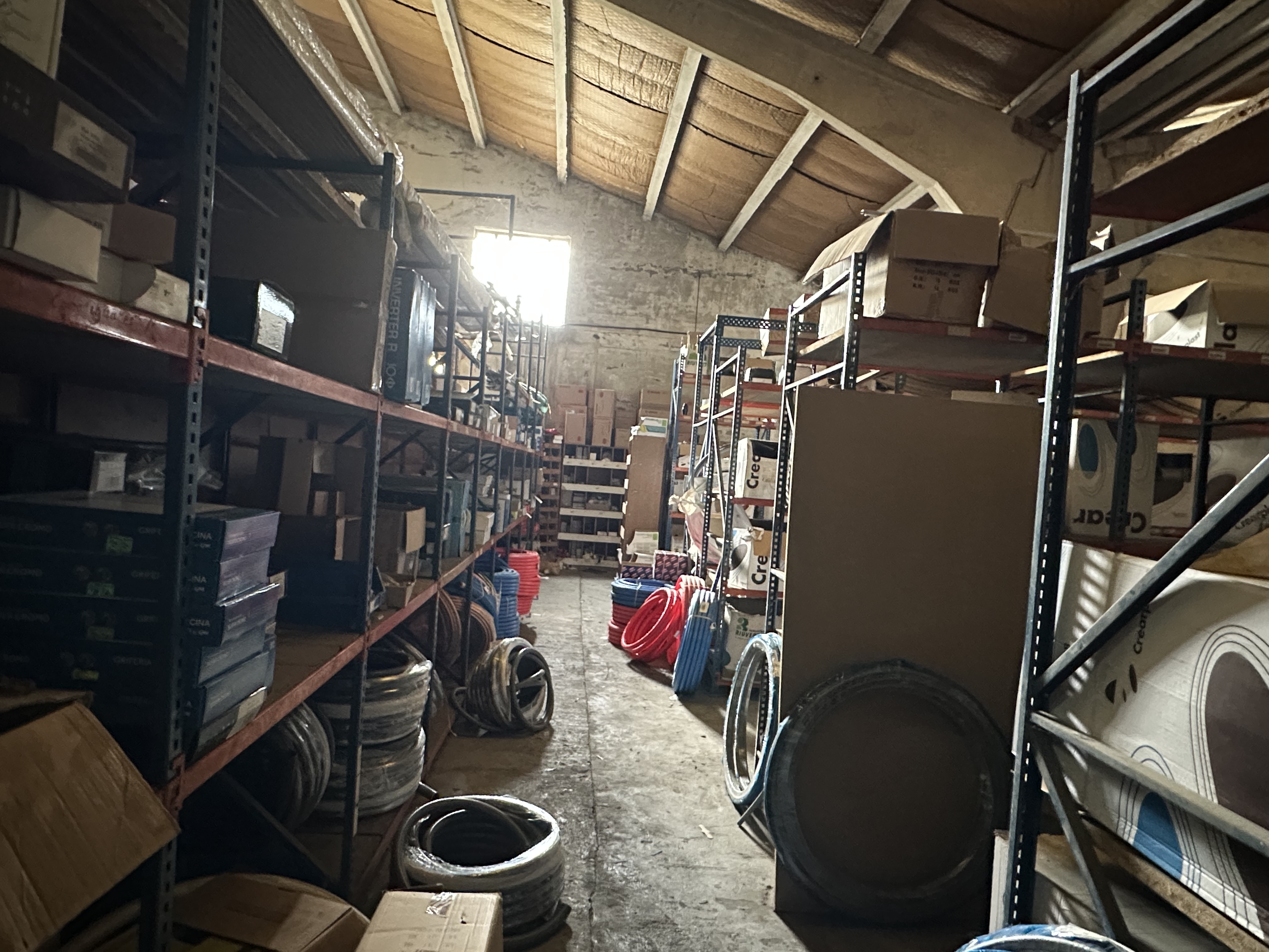 LOTE DE PRODUCTOS DE CONSTRUCCIÓN