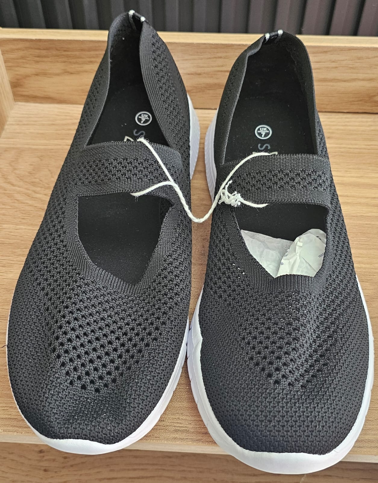     Serra woman’s shoe – Size: UK 7 / EU 40.5