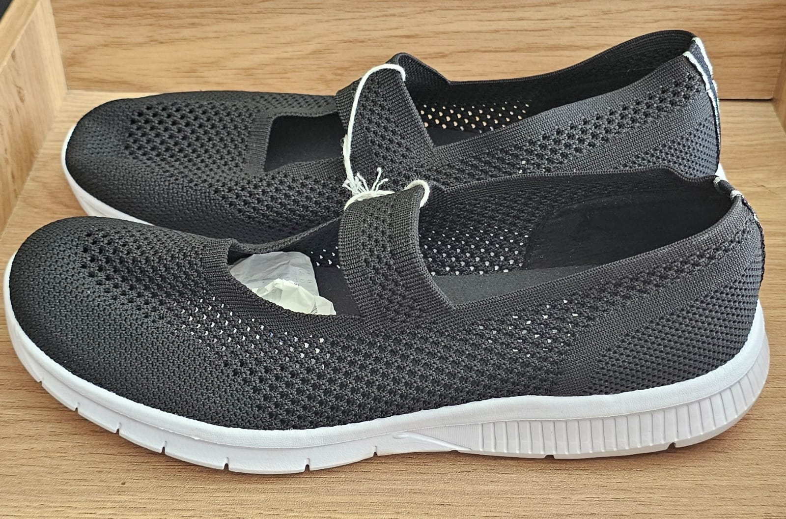     Serra woman’s shoe – Size: UK 7 / EU 40.5