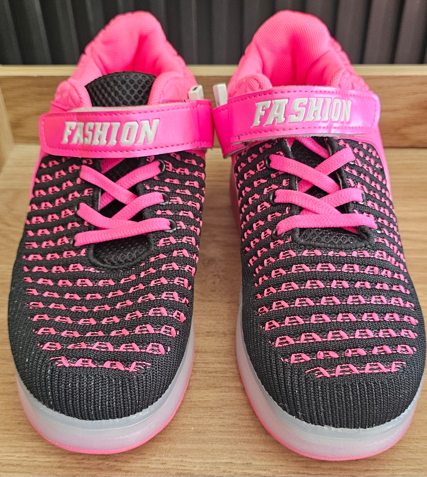 Fashion Children’s Sporty Sneakers – Neon Pink/Black (UK 12 / EU 31)