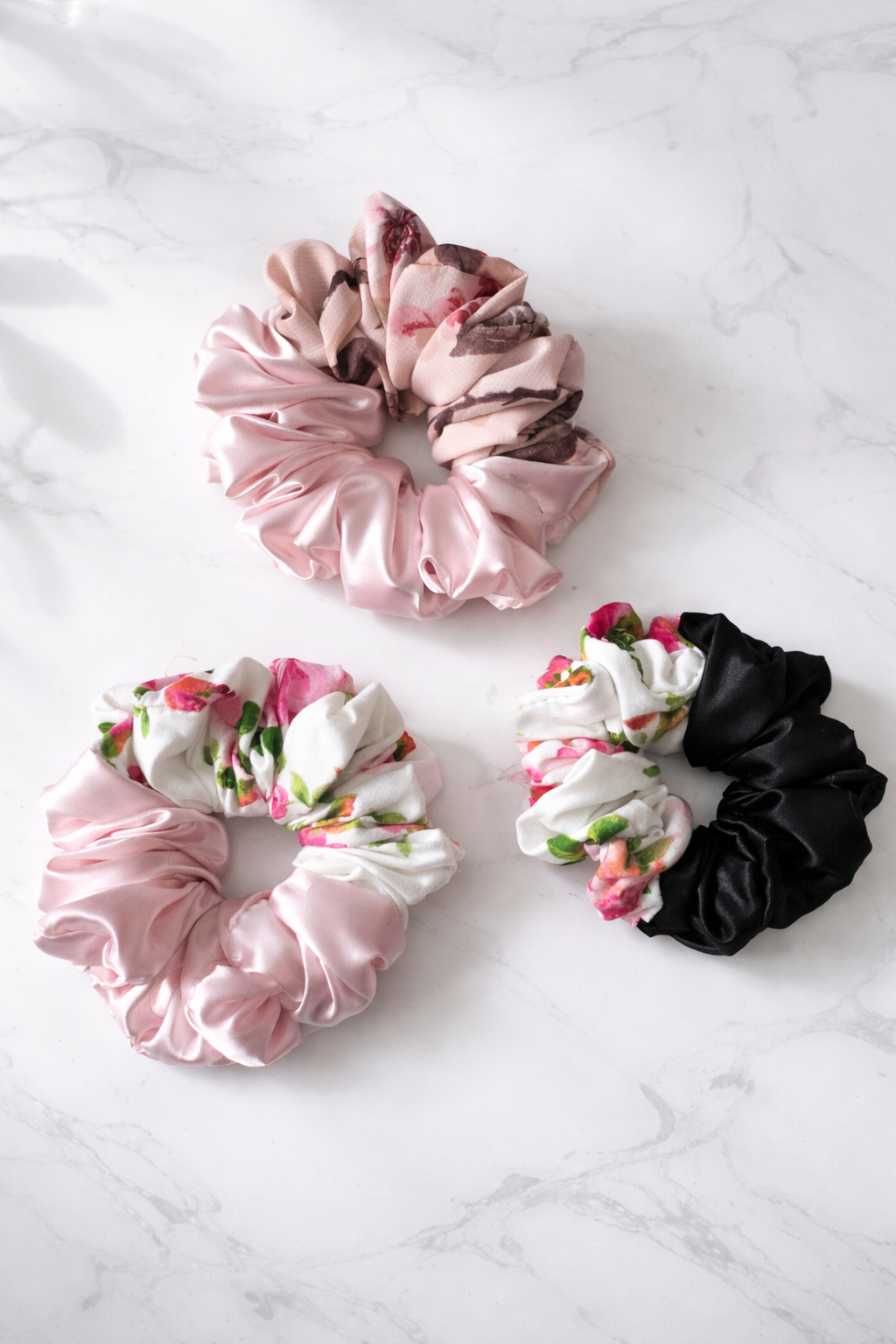 Dual tone scrunchies 