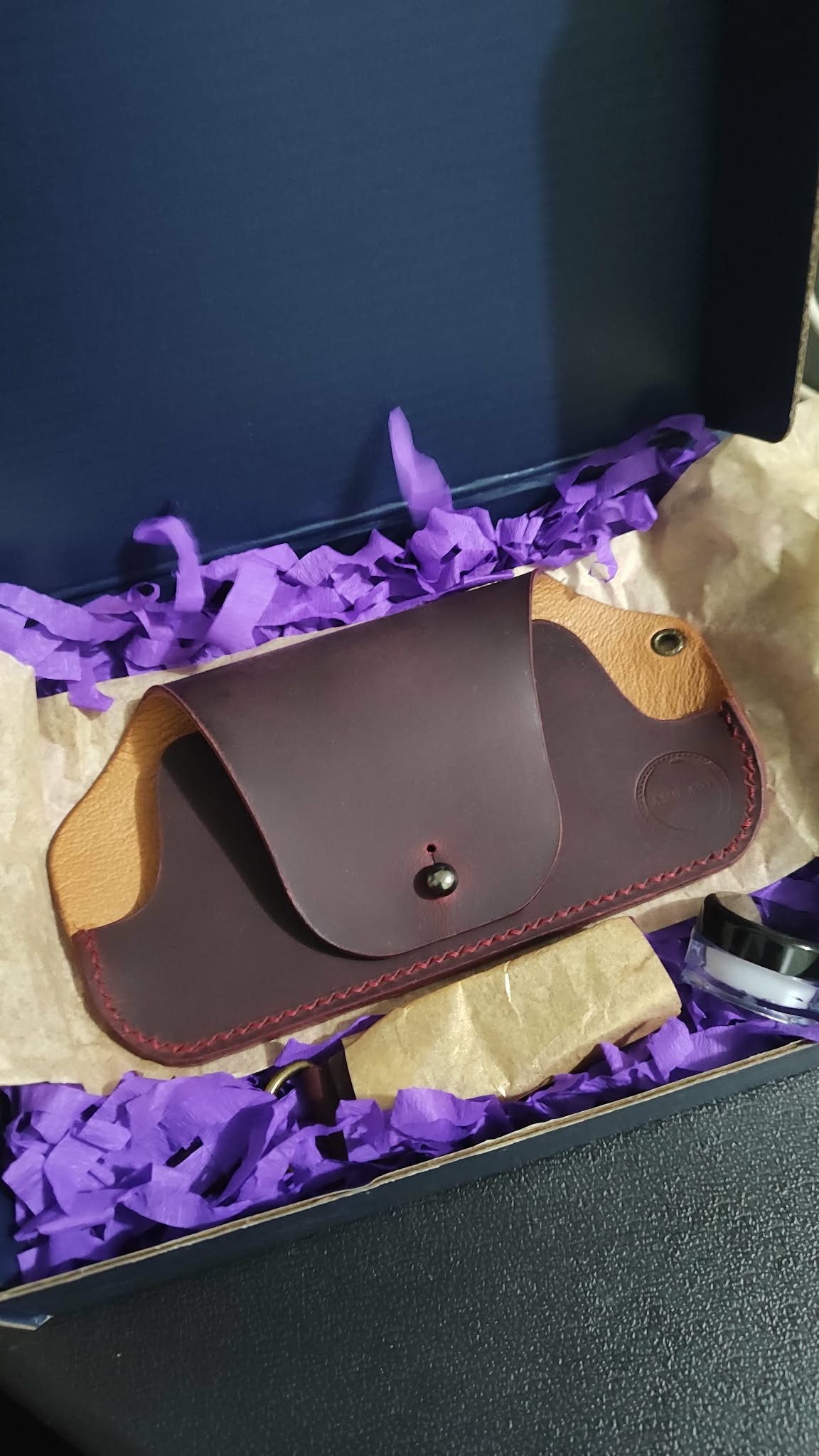 Aldaw - Red (Oily pull-up)