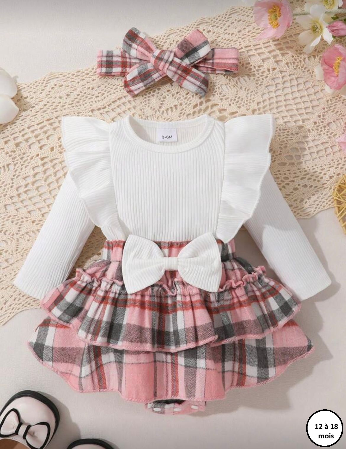 Robe bébé à volants et nœud