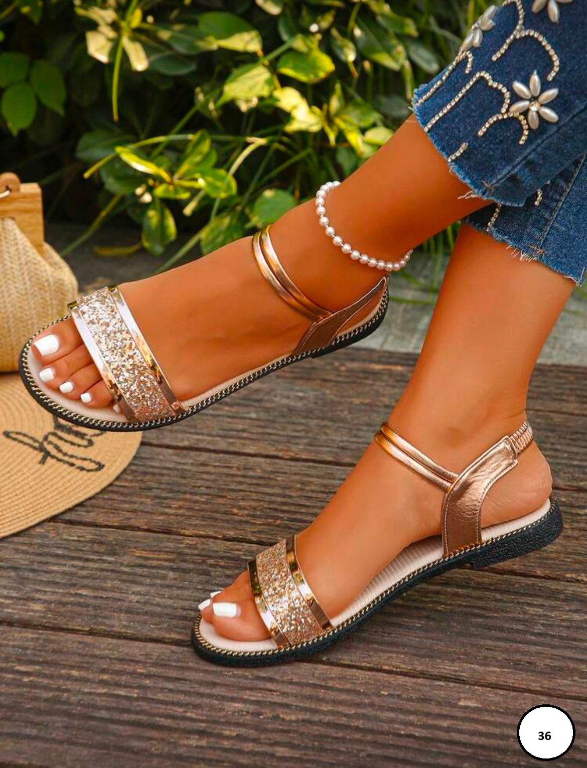 Sandales dorées à strass