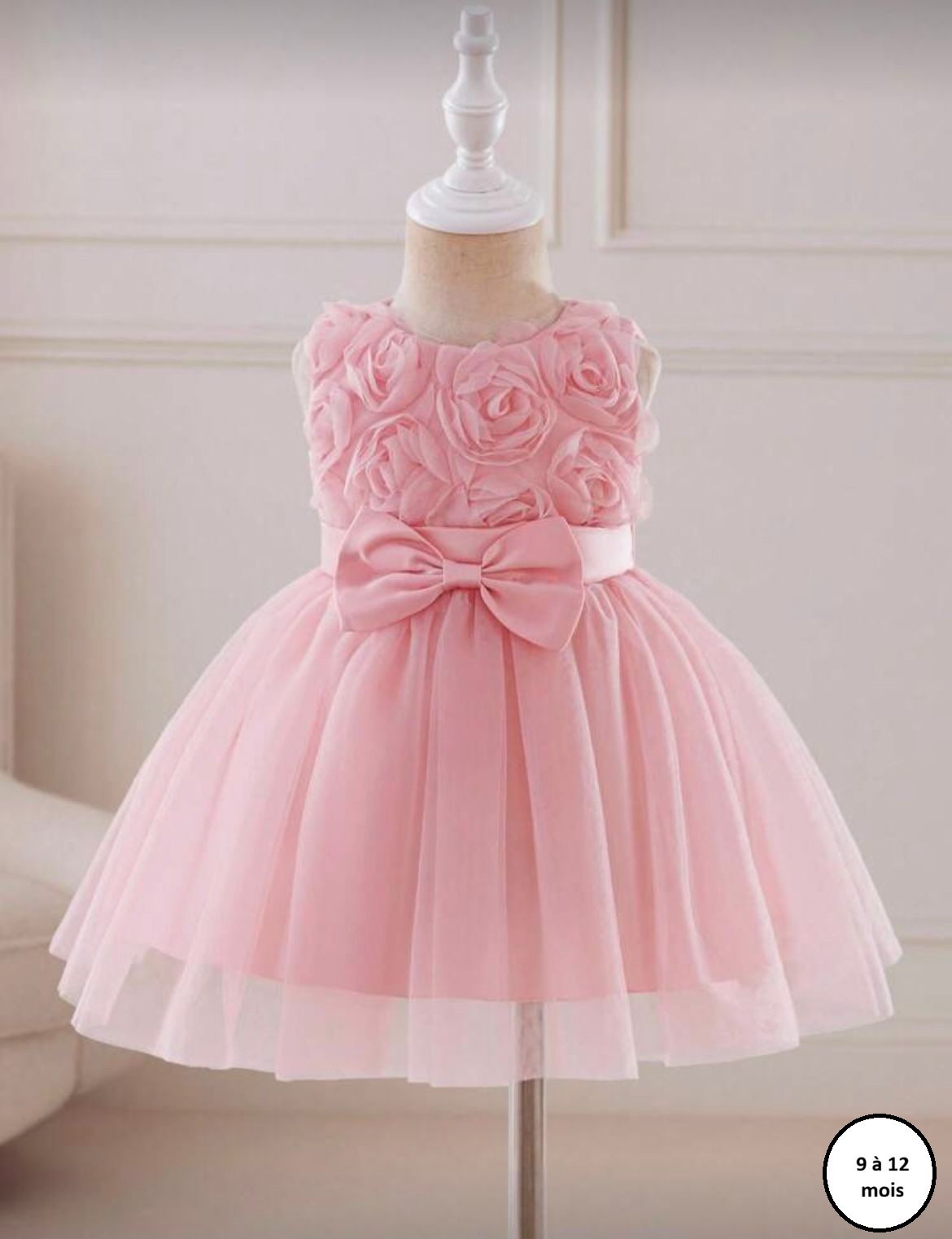 Robe de bébé rose élégante