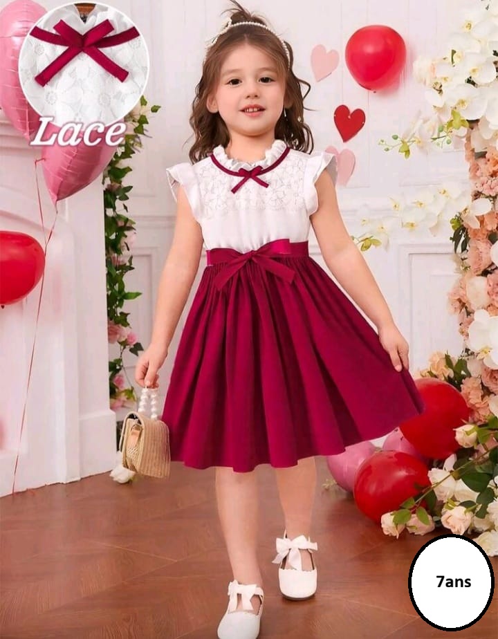 Robe enfant bordeaux à dentelle