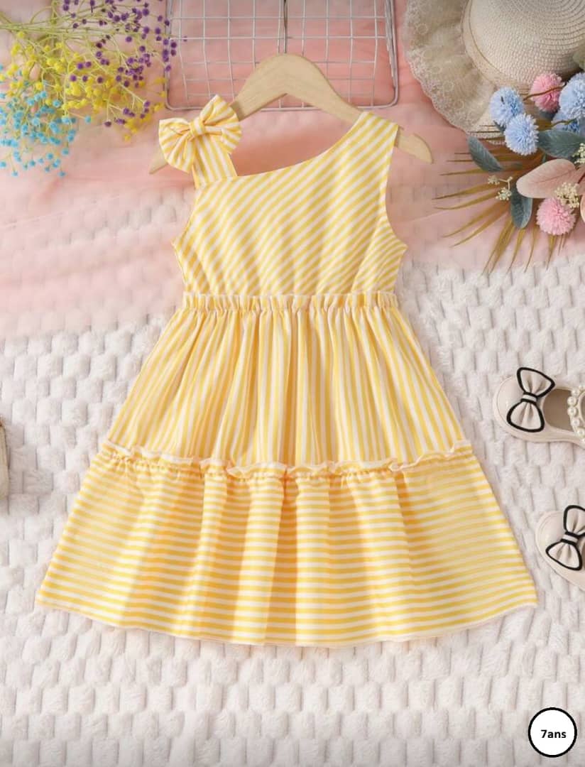 Robe de fête à rayures roses