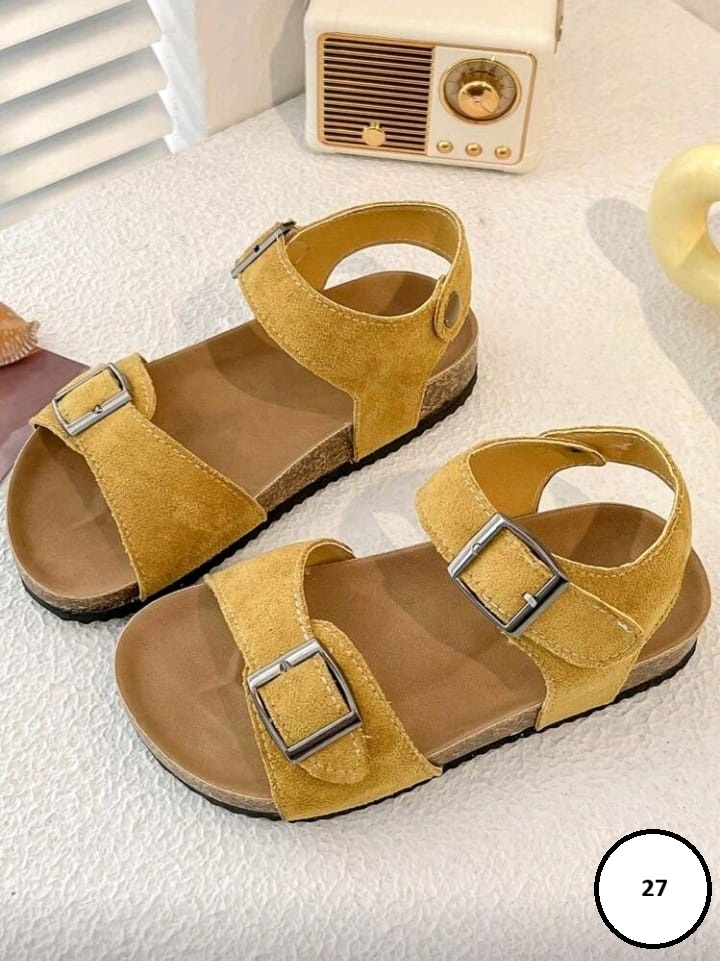 Sandales en daim jaune