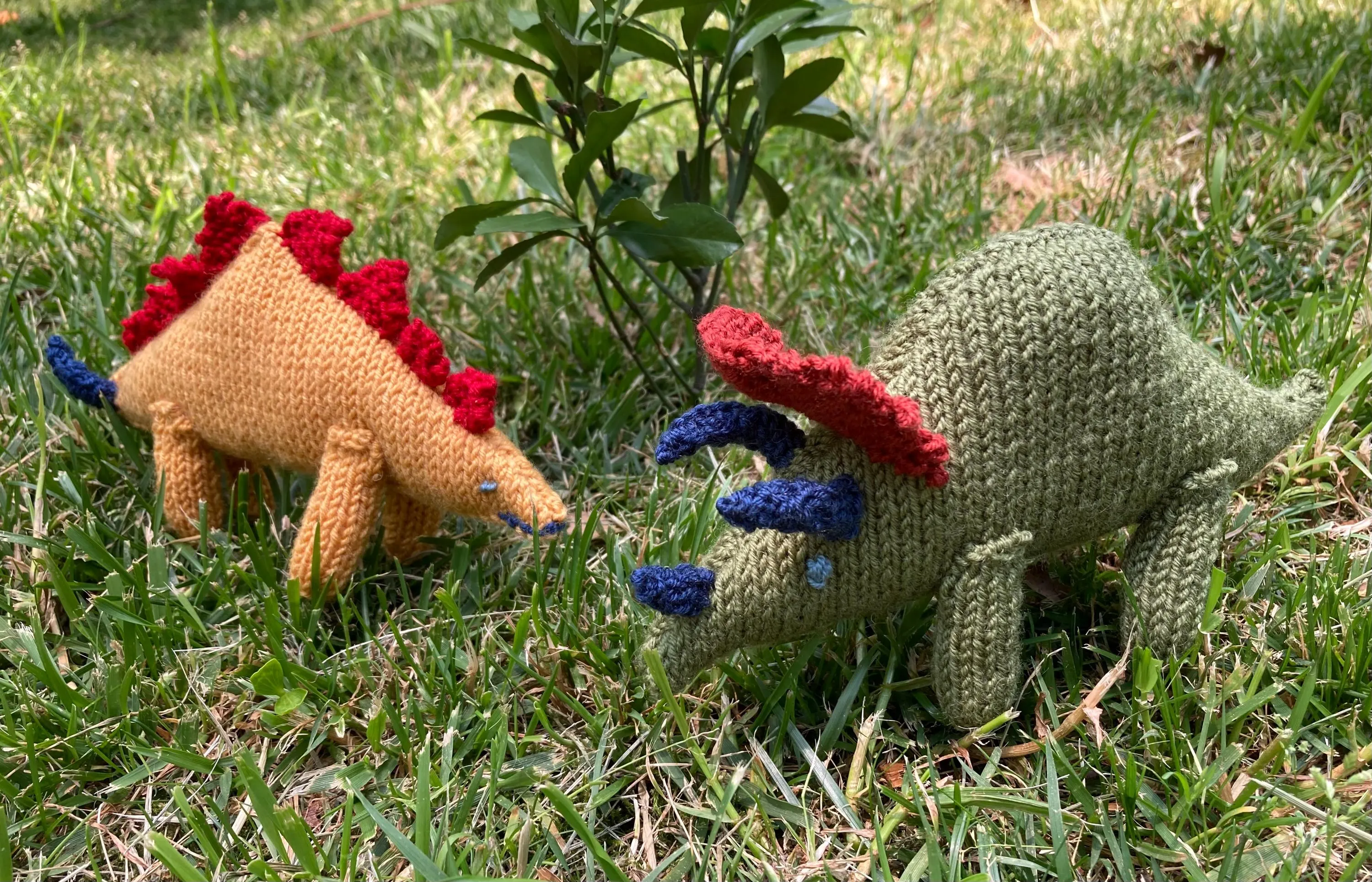 Stegosaurus and Triceratops soft toy knitting pattern