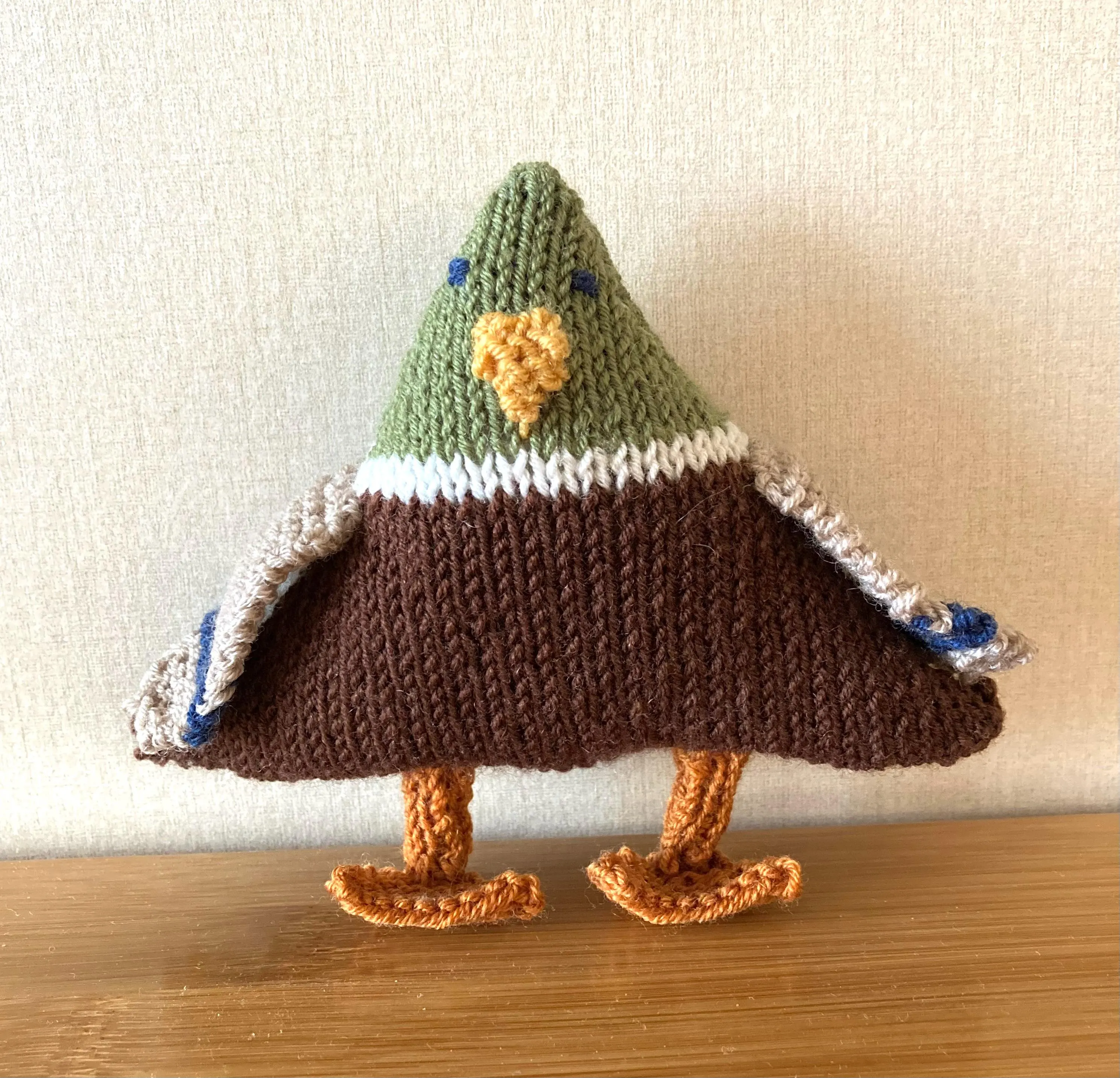 The Duck soft toy knitting pattern