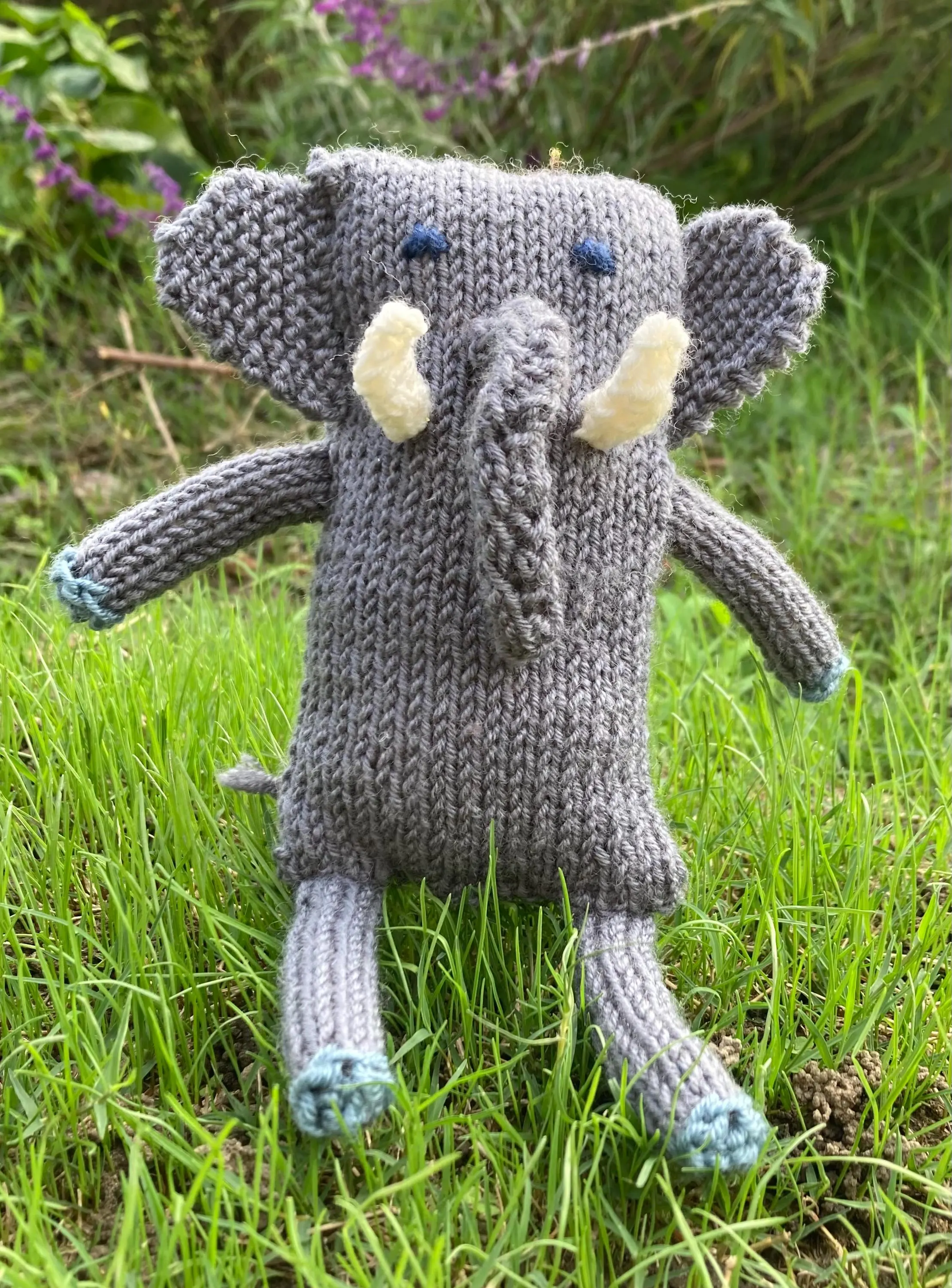 Safari animals soft toy knitting pattern