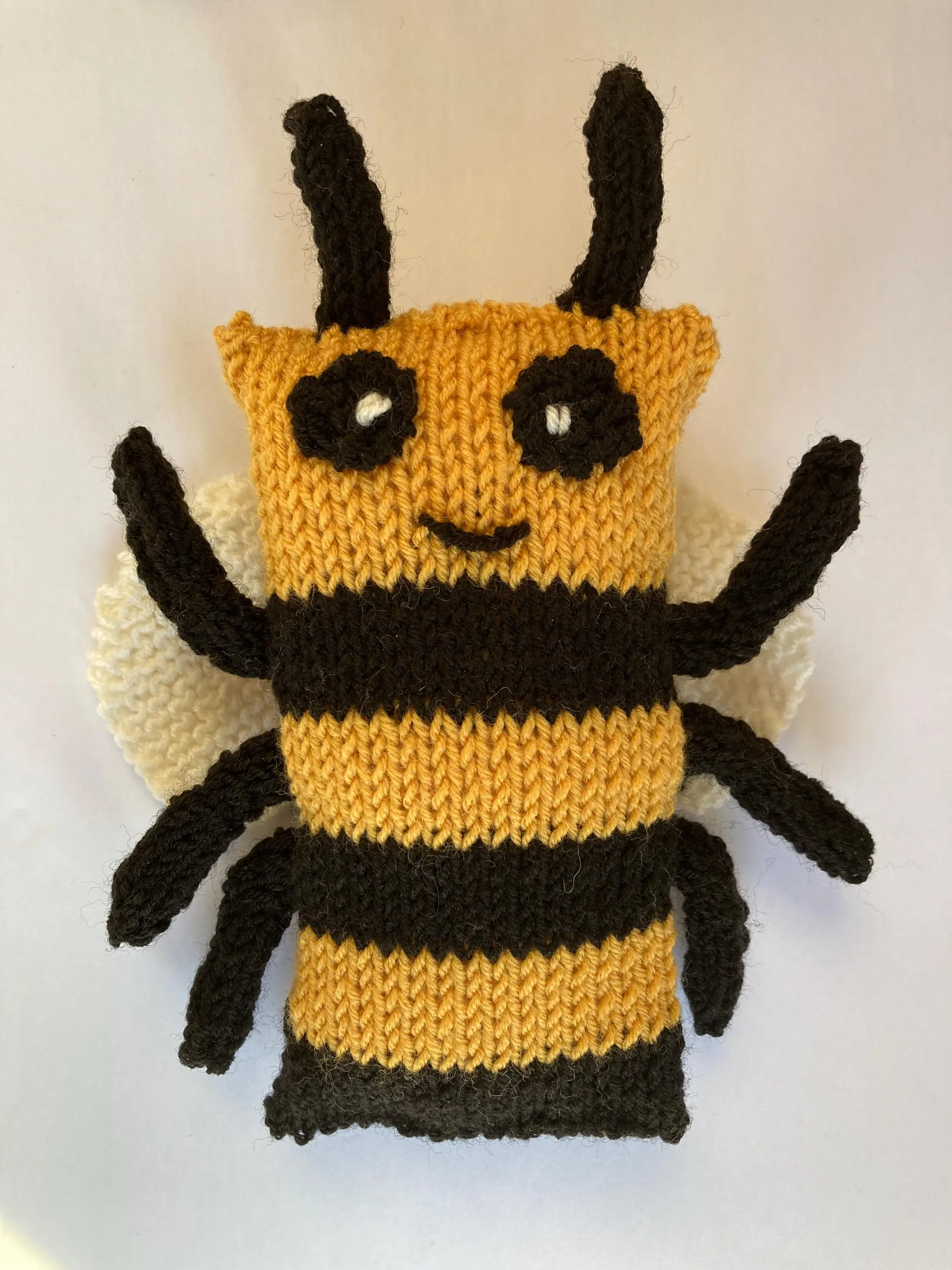 Bee soft toy knitting pattern