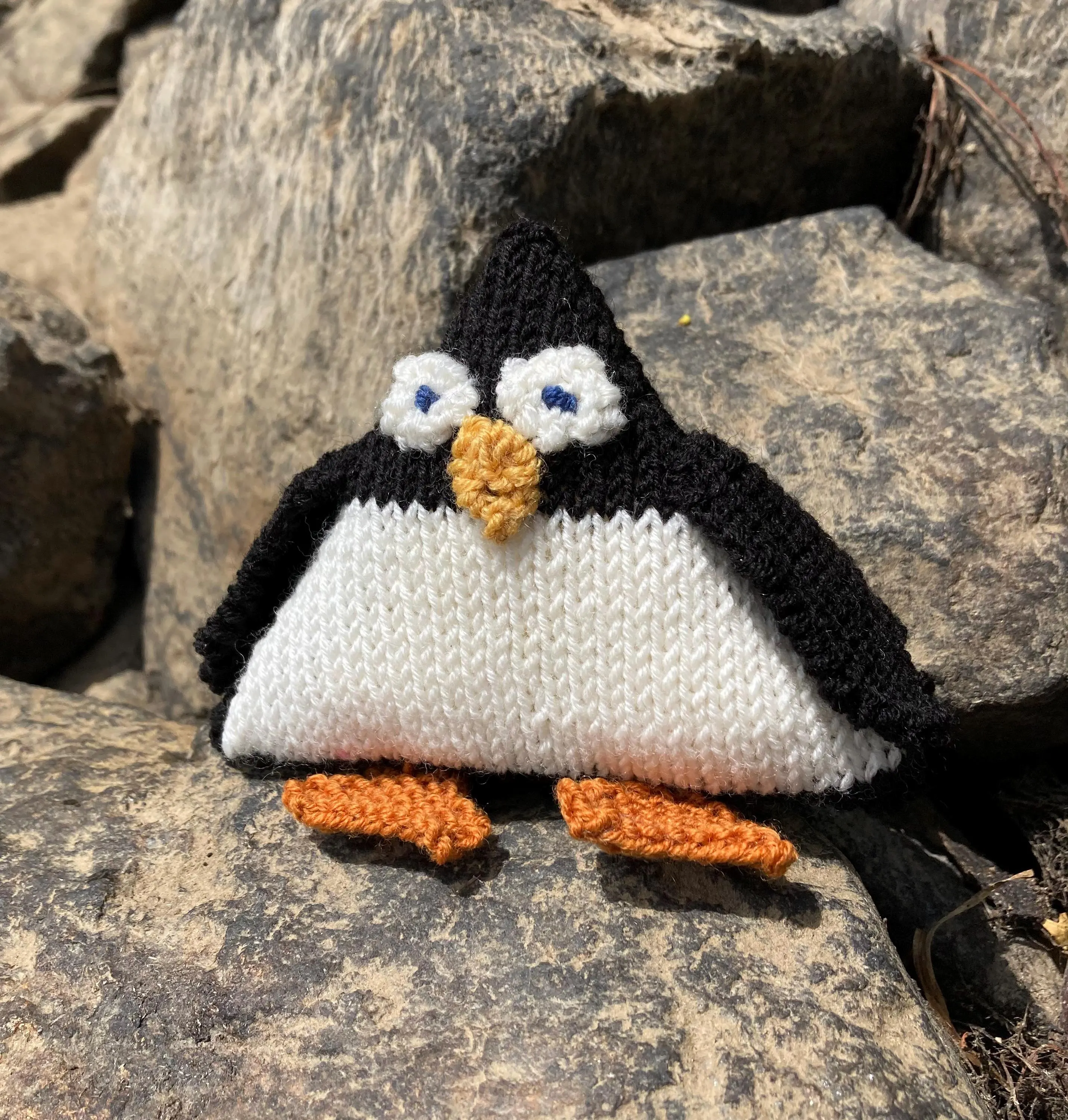 The Penguin soft toy knitting pattern
