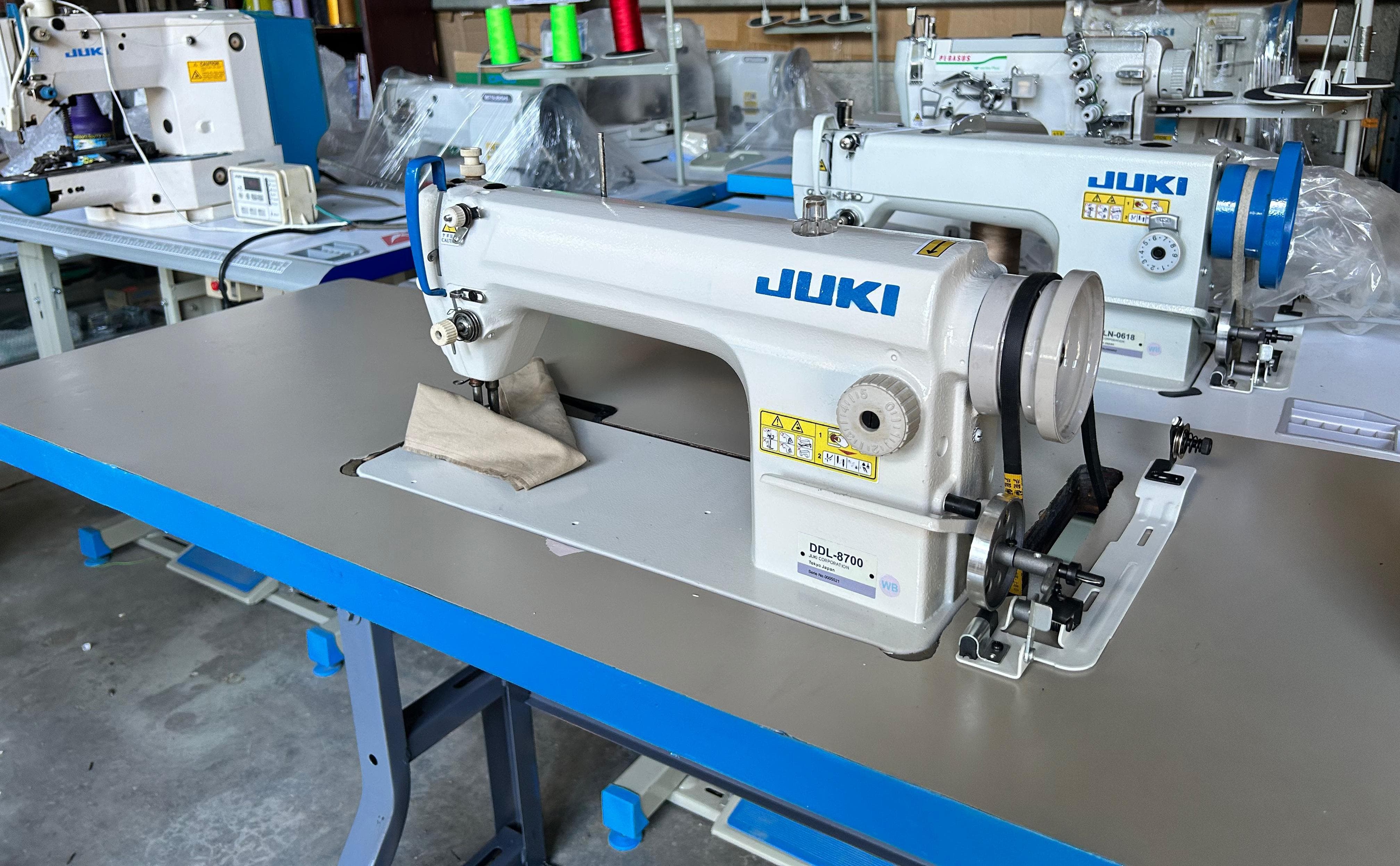 Máquina de cose industrial Plana Convencional Juki