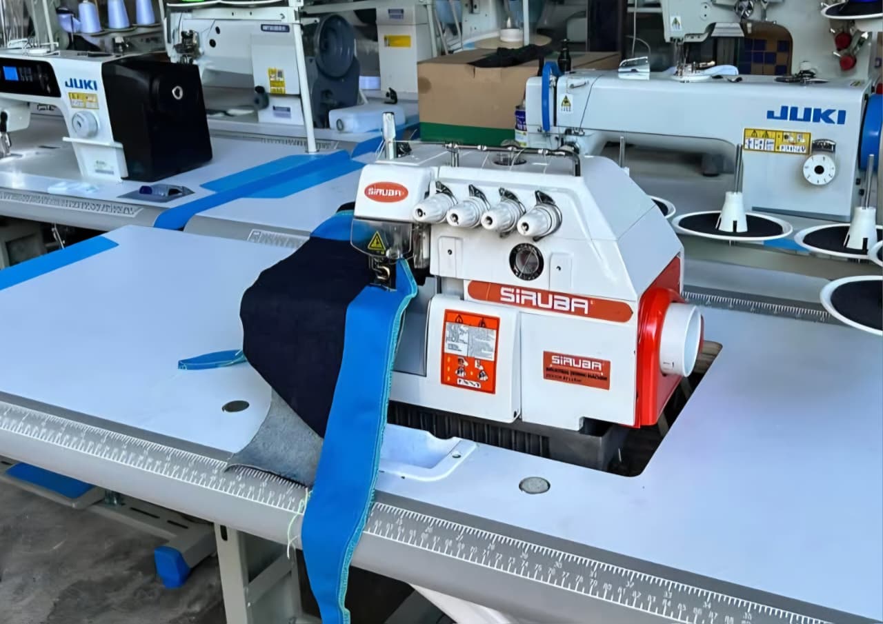 Máquina Overlock Siruba