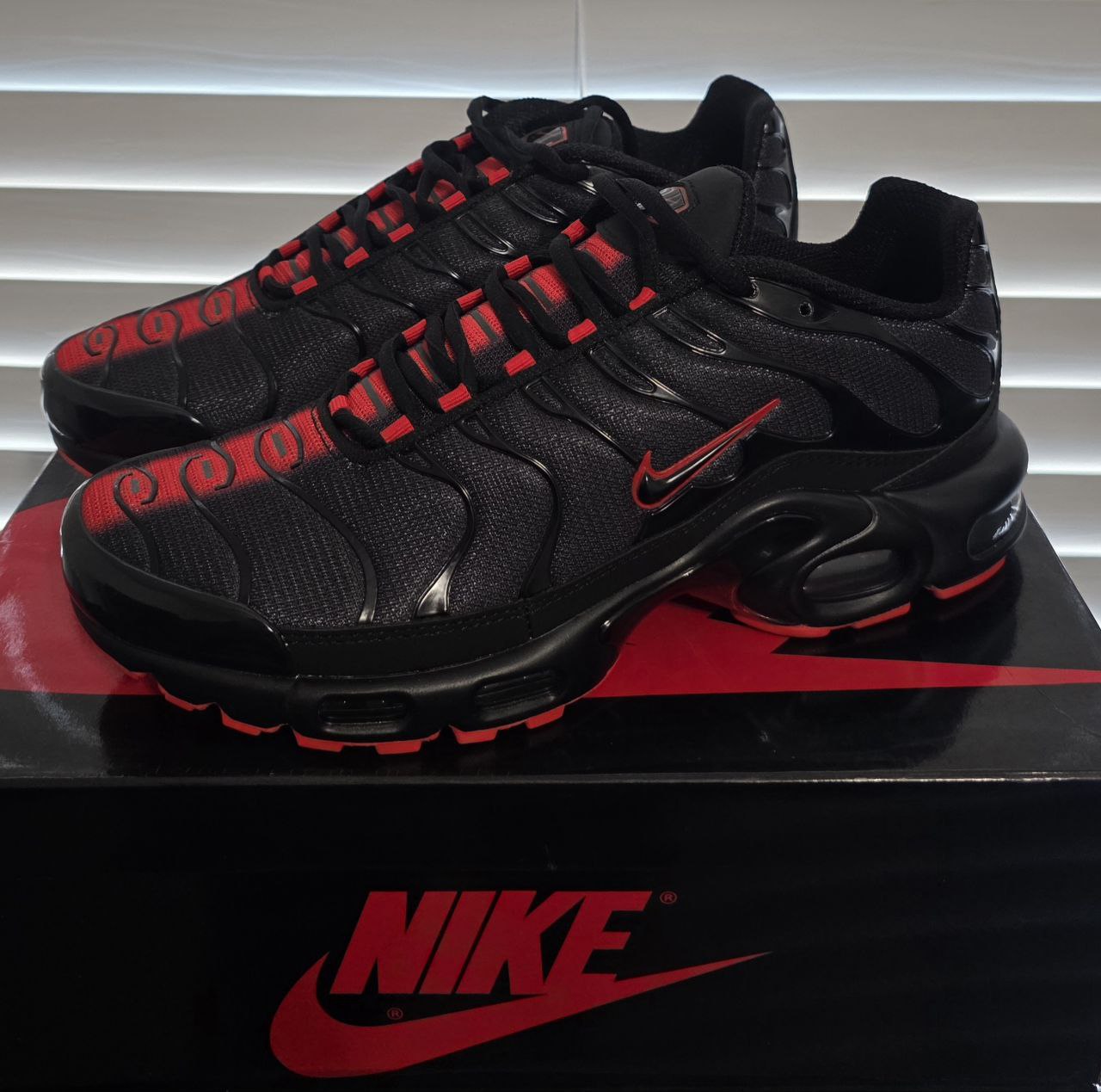 Air Max 95 Negros y Rojos 