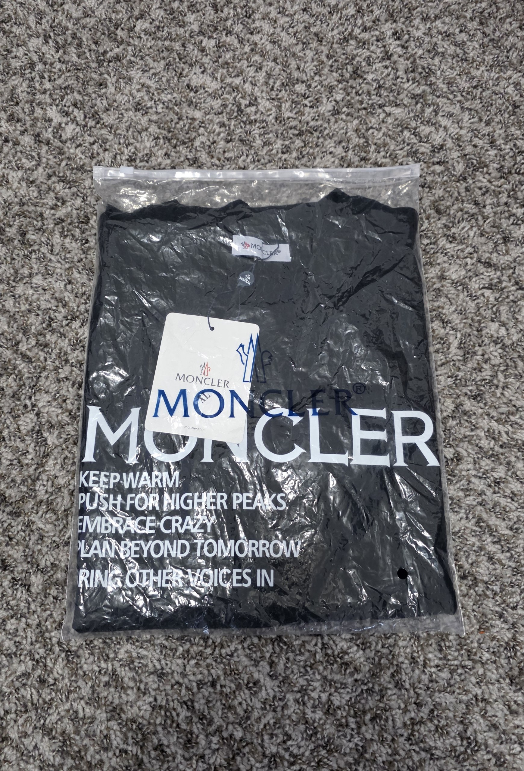 Camiseta negra Moncler