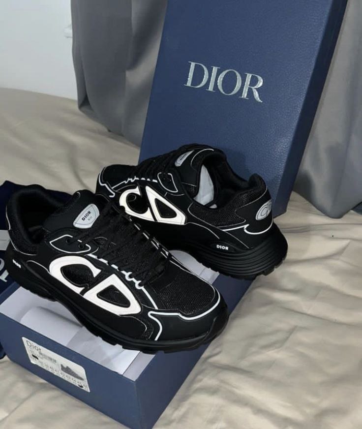 Dior B30