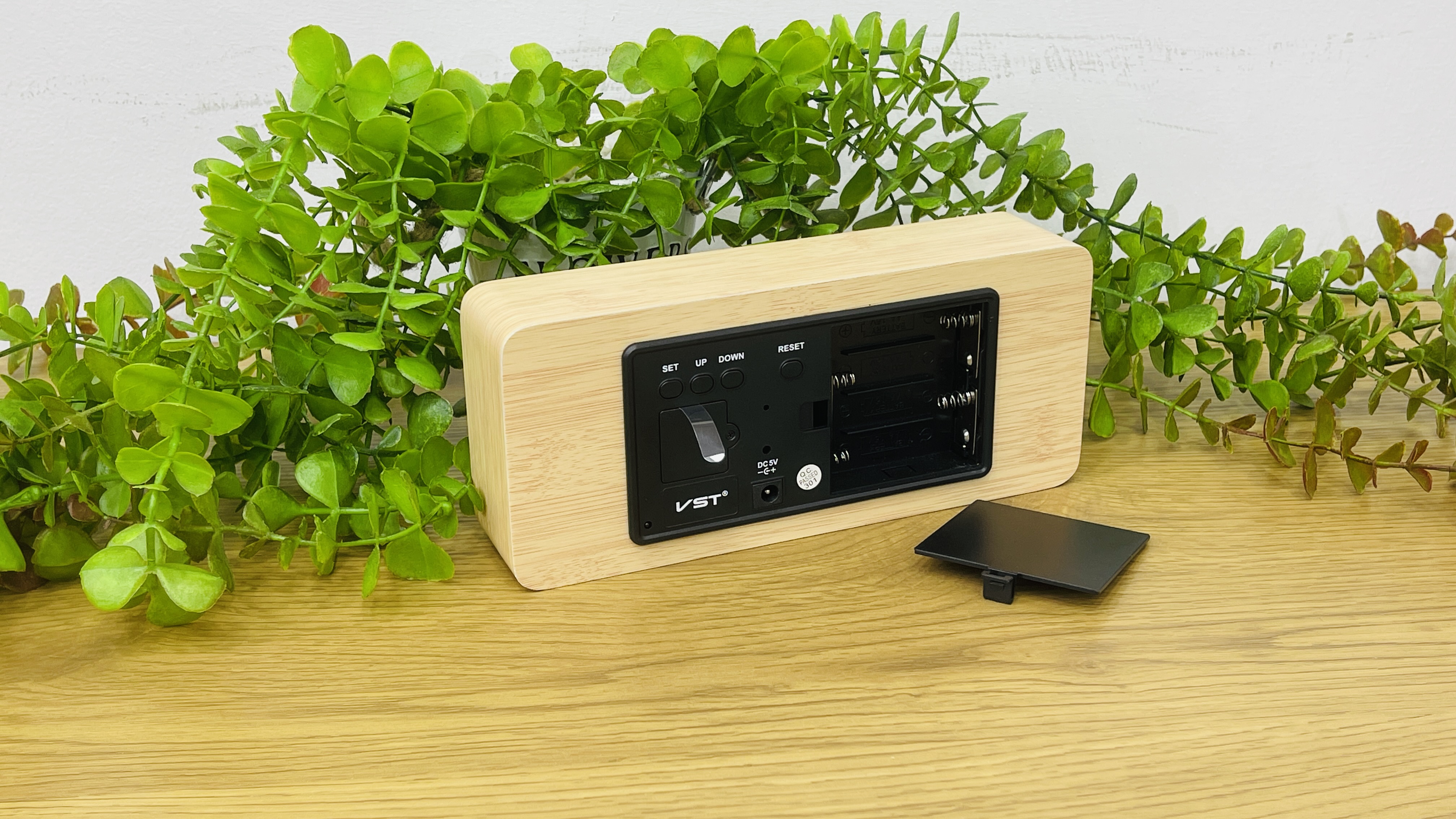 Sarı Taxta Görünüşlü LED Masaüstü Saat 21 Sm