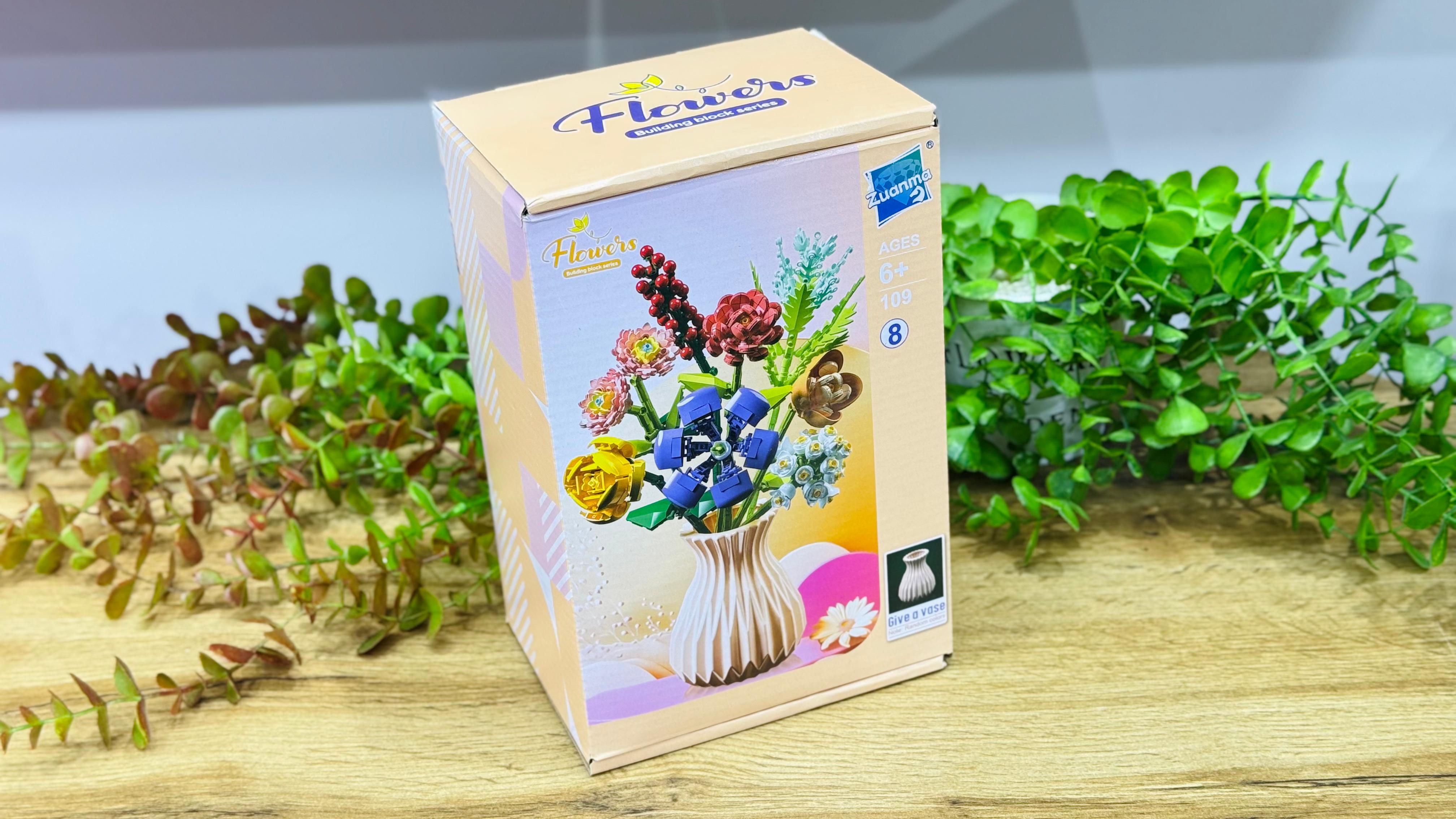 Gül Buketi və Vaza – Konstruksiya Seti 724 Hissə