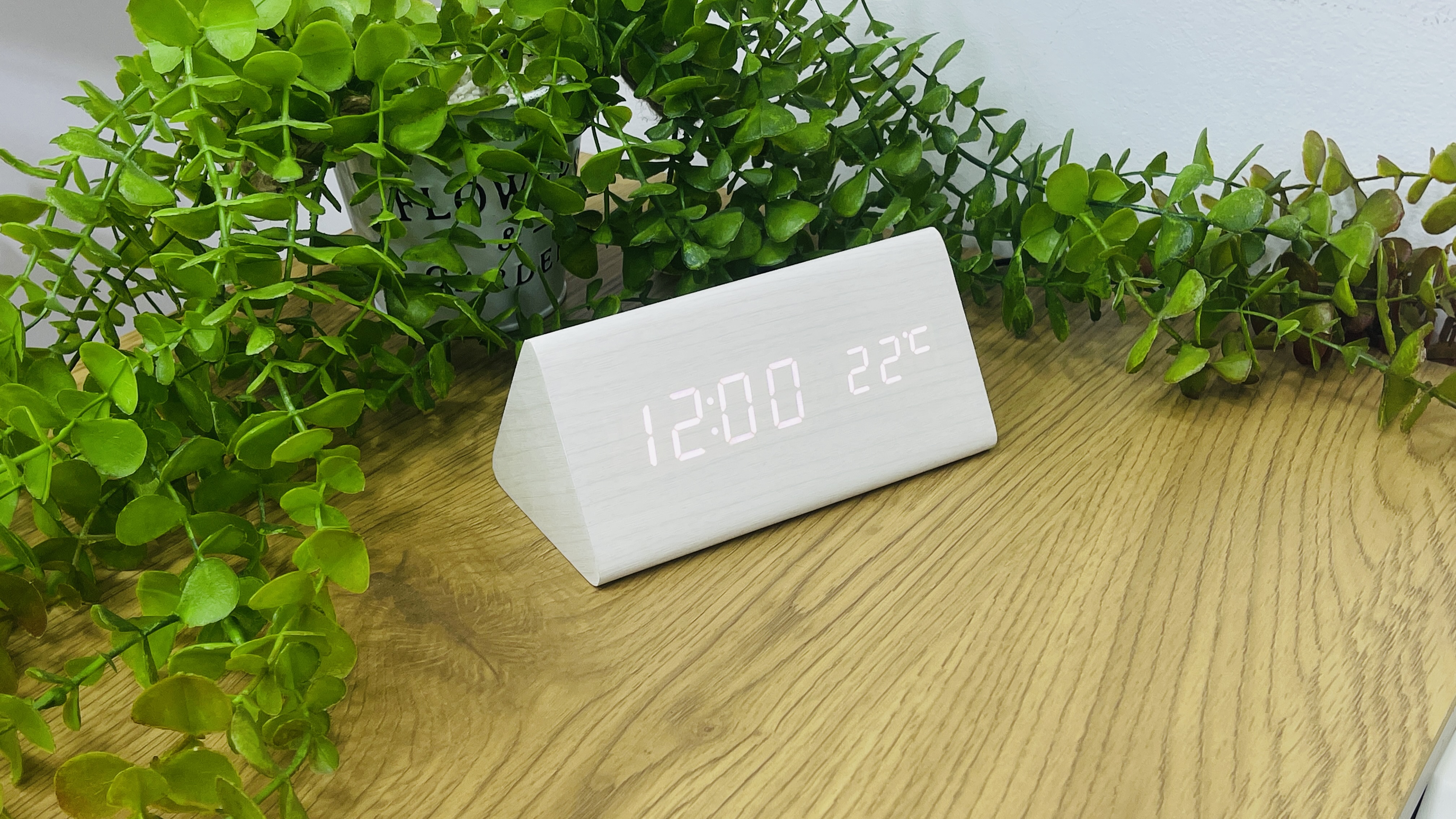 Taxta Dizaynlı Ağ LED Saat